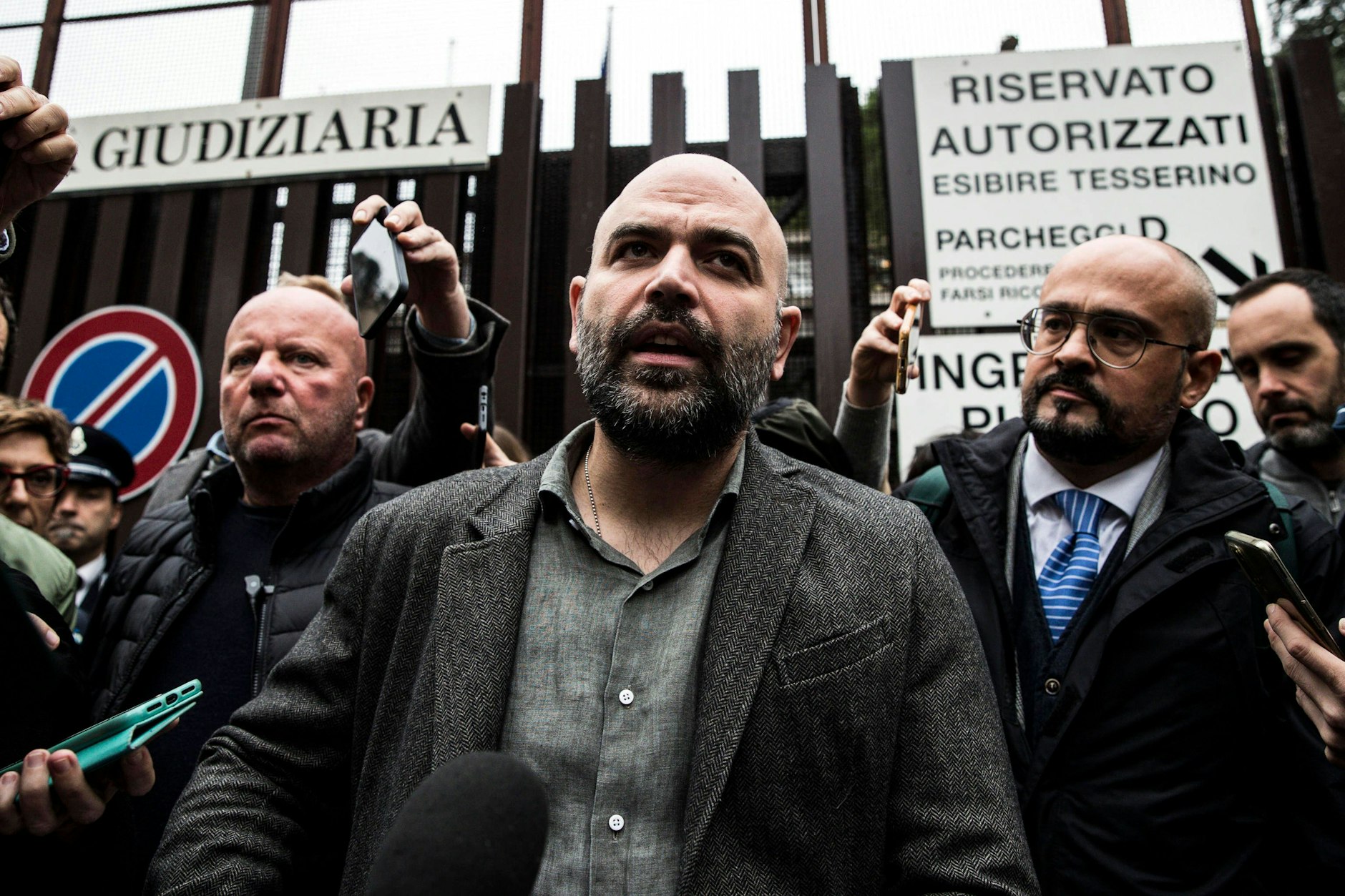 Derzeit hat er viele Feinde in Italien: Anti-Mafia-Autor und Journalist Roberto Saviano.
