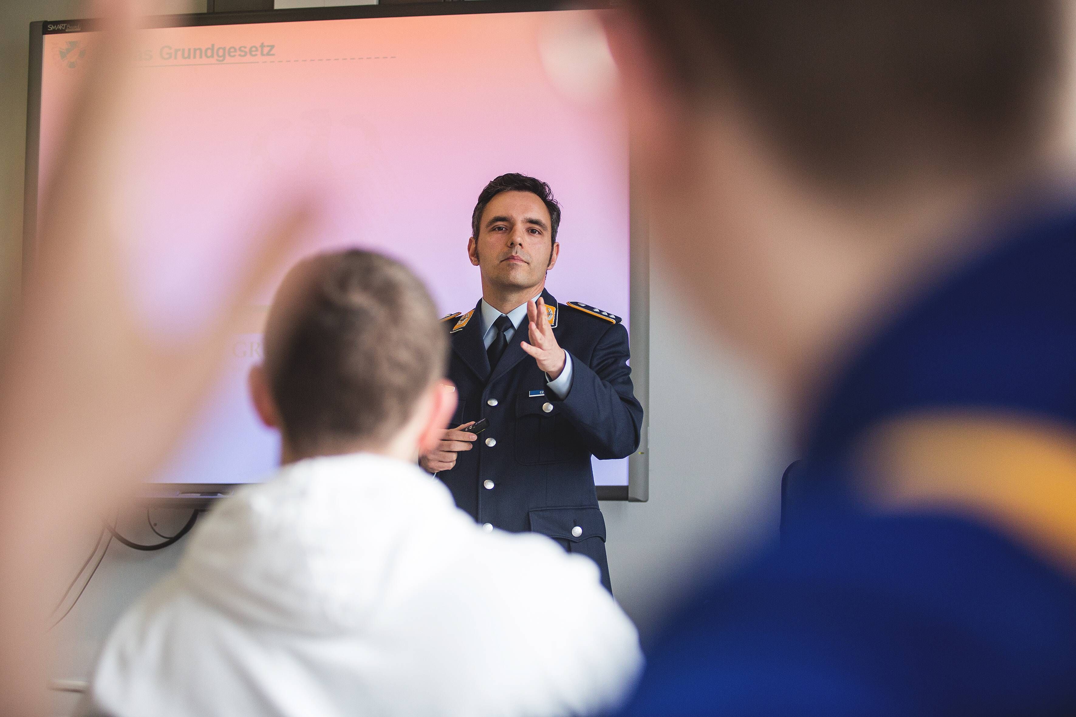 Wählen mit 16 in Berlin: Jetzt soll es plötzlich ganz einfach sein!