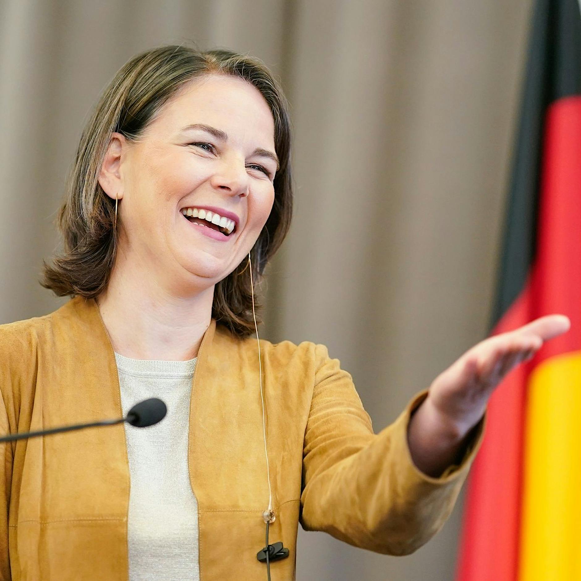 Twitter/X: Annalena-Baerbock-Parodie-Account muss als Satire gekennzeichnet werden