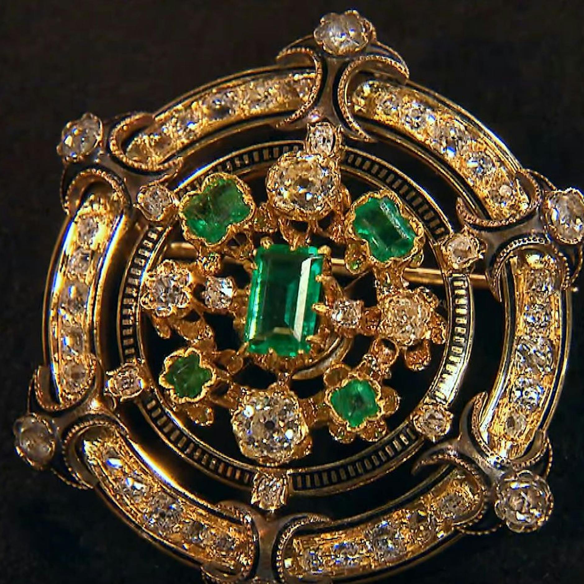 Brosche von adliger Herkunft flasht „Bares für Rares“-Händler