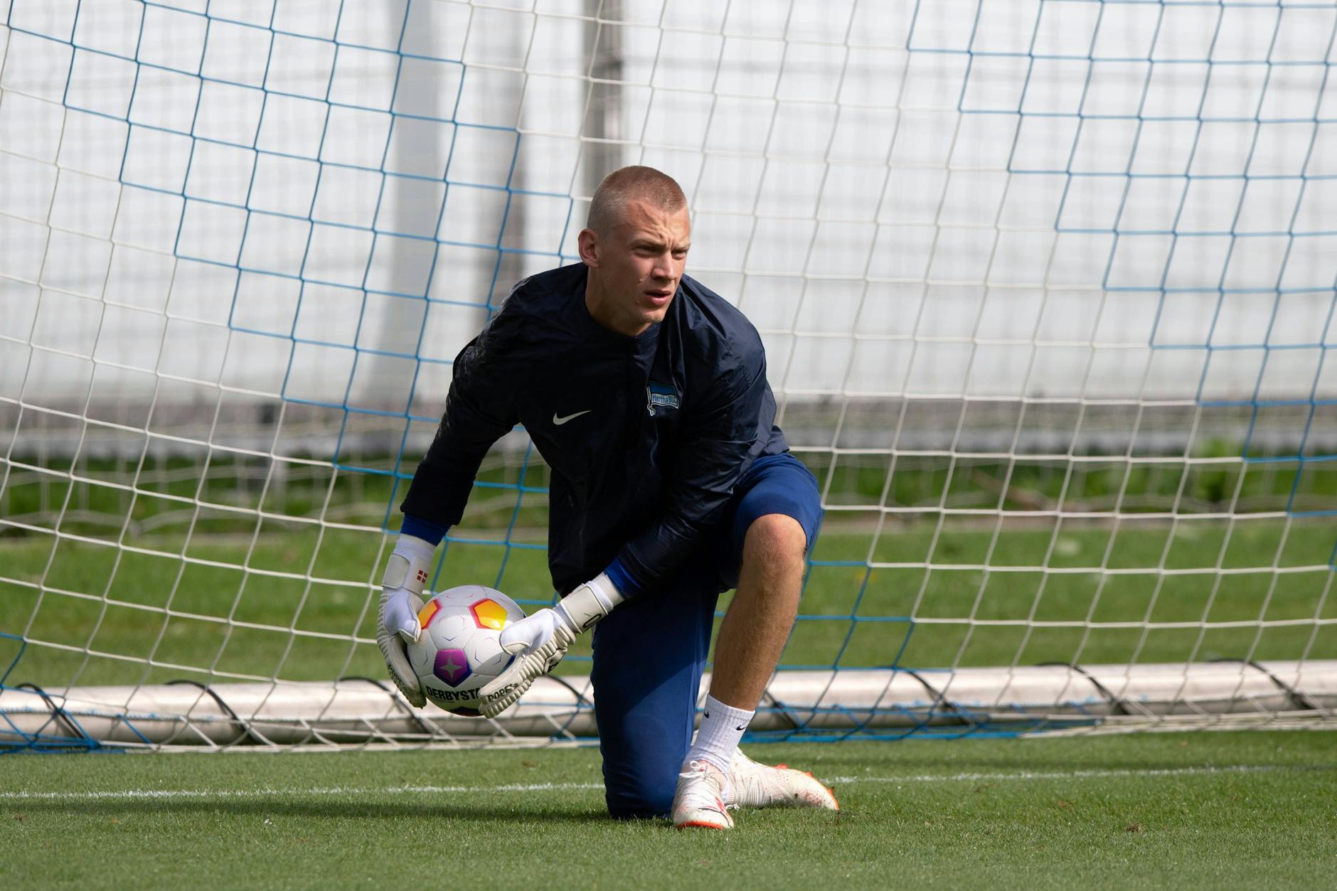 Am Dienstag trainierte Oliver Christensen noch bei Hertha BSC, am Mittwoch flog er zum AC Florenz, dem sich der Däne anschließen wird.