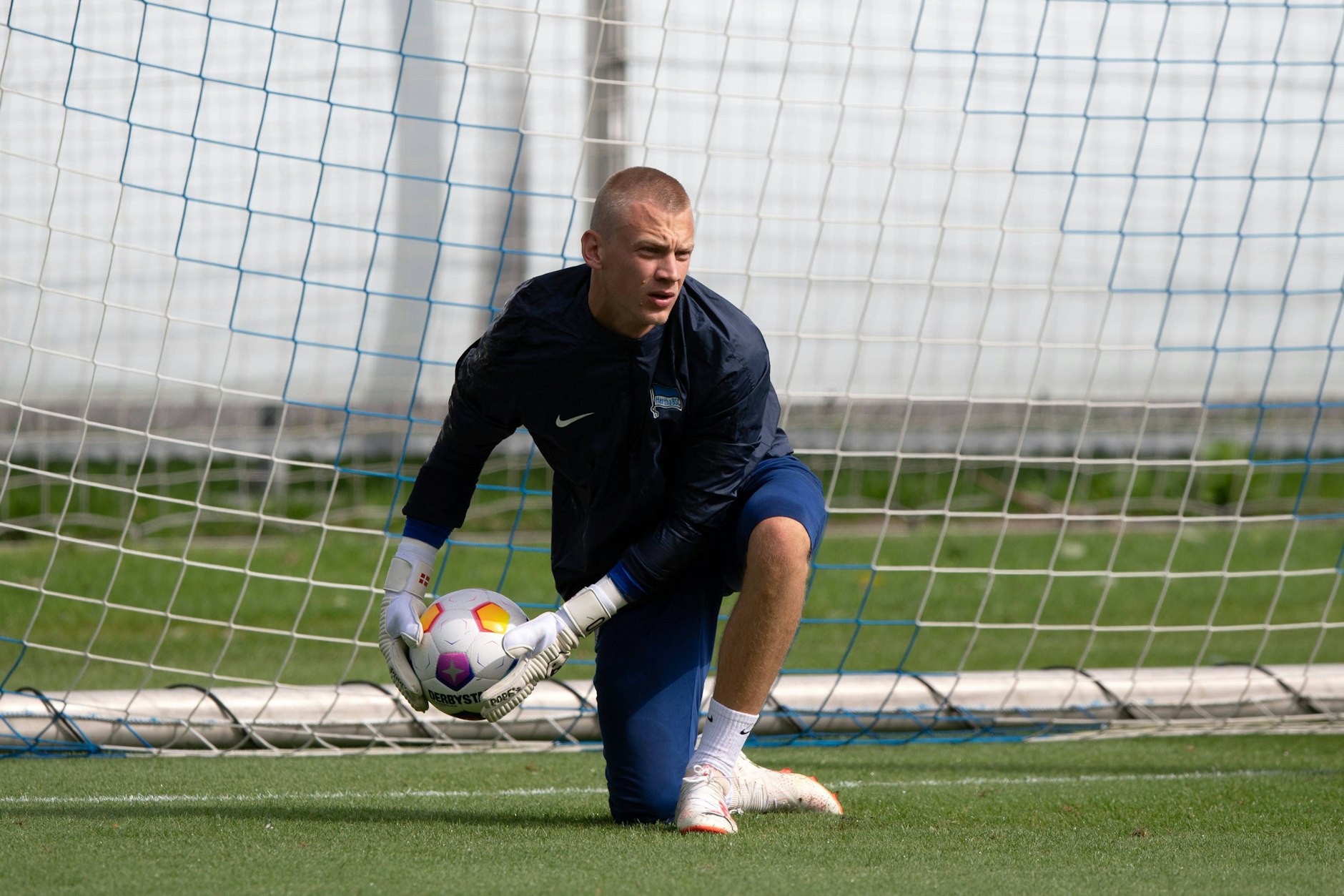 Am Dienstag trainierte Oliver Christensen noch bei Hertha BSC, am Mittwoch flog er zum AC Florenz, dem sich der Däne anschließen wird.