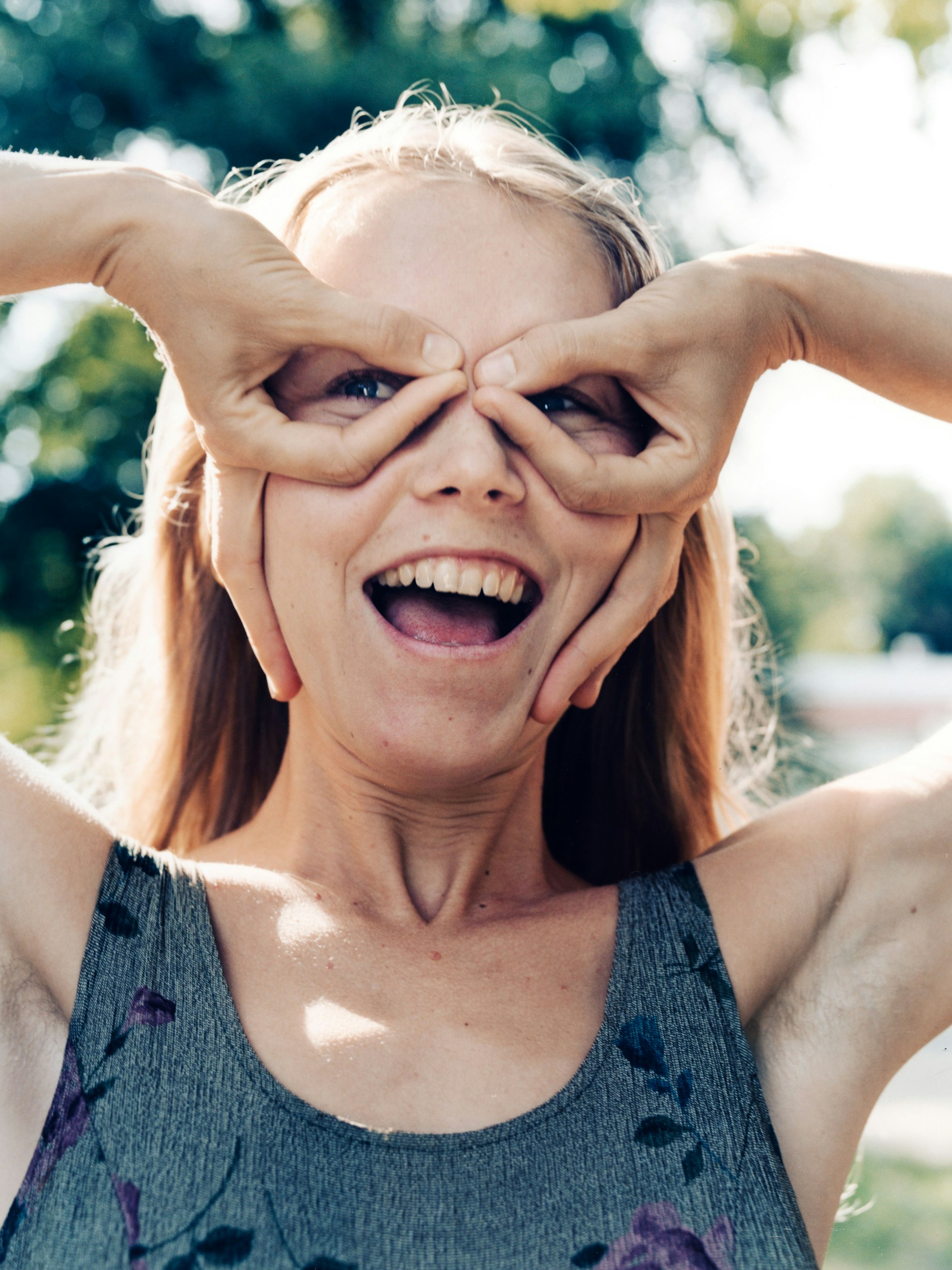 Gute Laune: Alice Phoebe Lou im Treptower Park