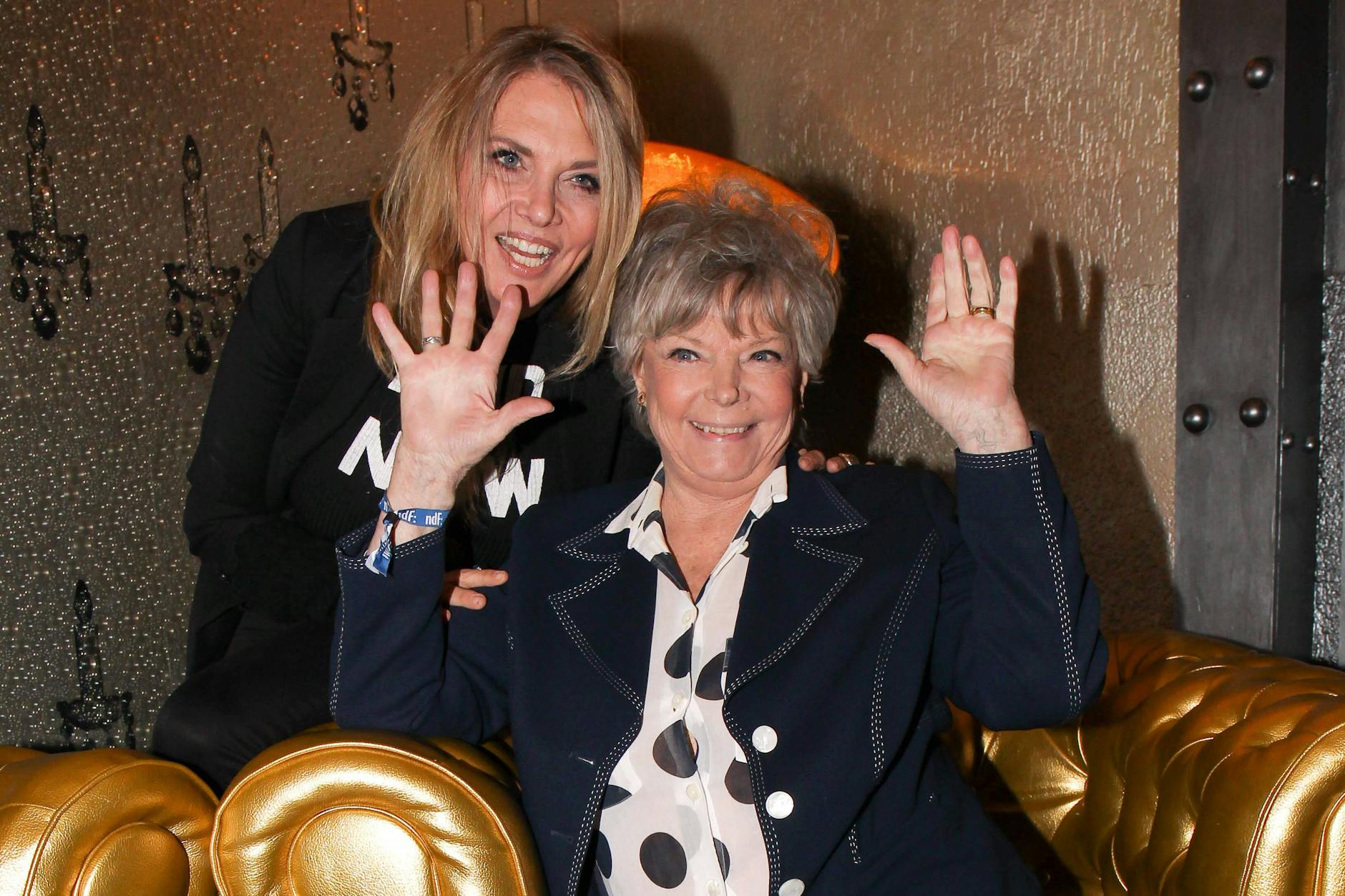 Grit Boettcher mit Tochter Nicole Belstler-Boettcher bei einer Party im Jahr 2017.