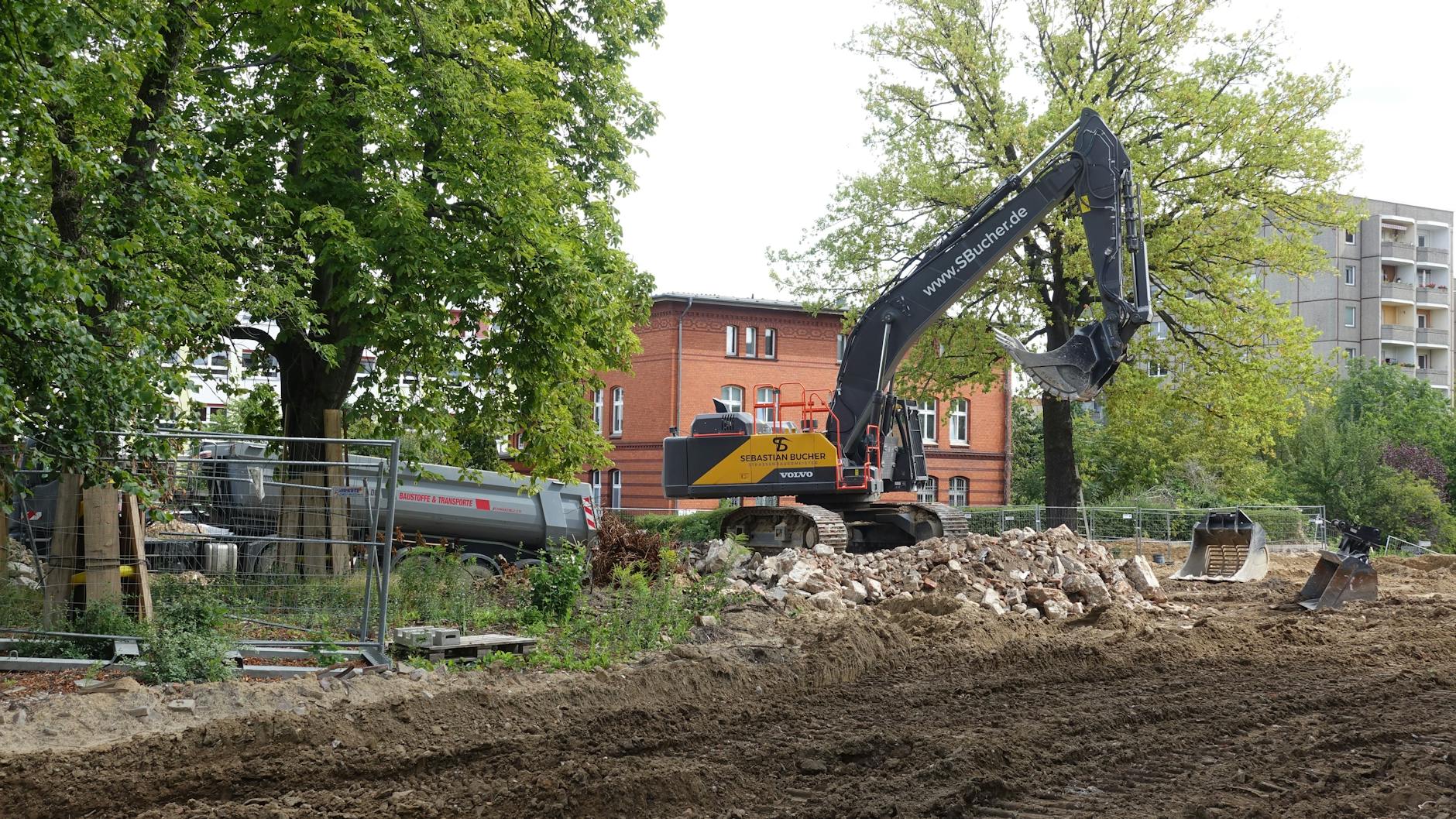 An der Ella-Kay-Straße sind die Abrissbagger noch im Einsatz.