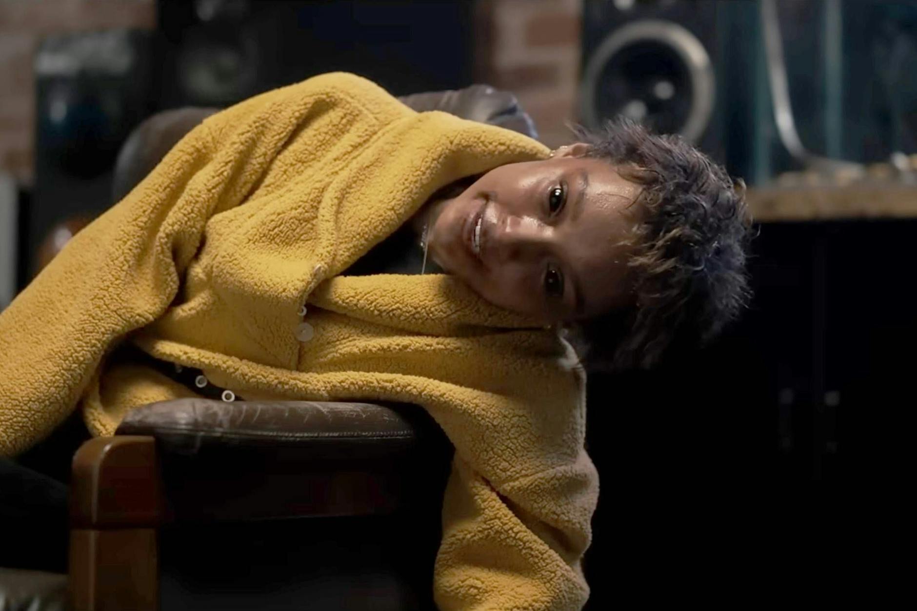 Wer den Geistern bei „Talk to Me“ Zutritt gewährt, muss auch mit den Folgen leben - Mia (Sophie Wilde) bekommt das besonders deutlich zu spüren.