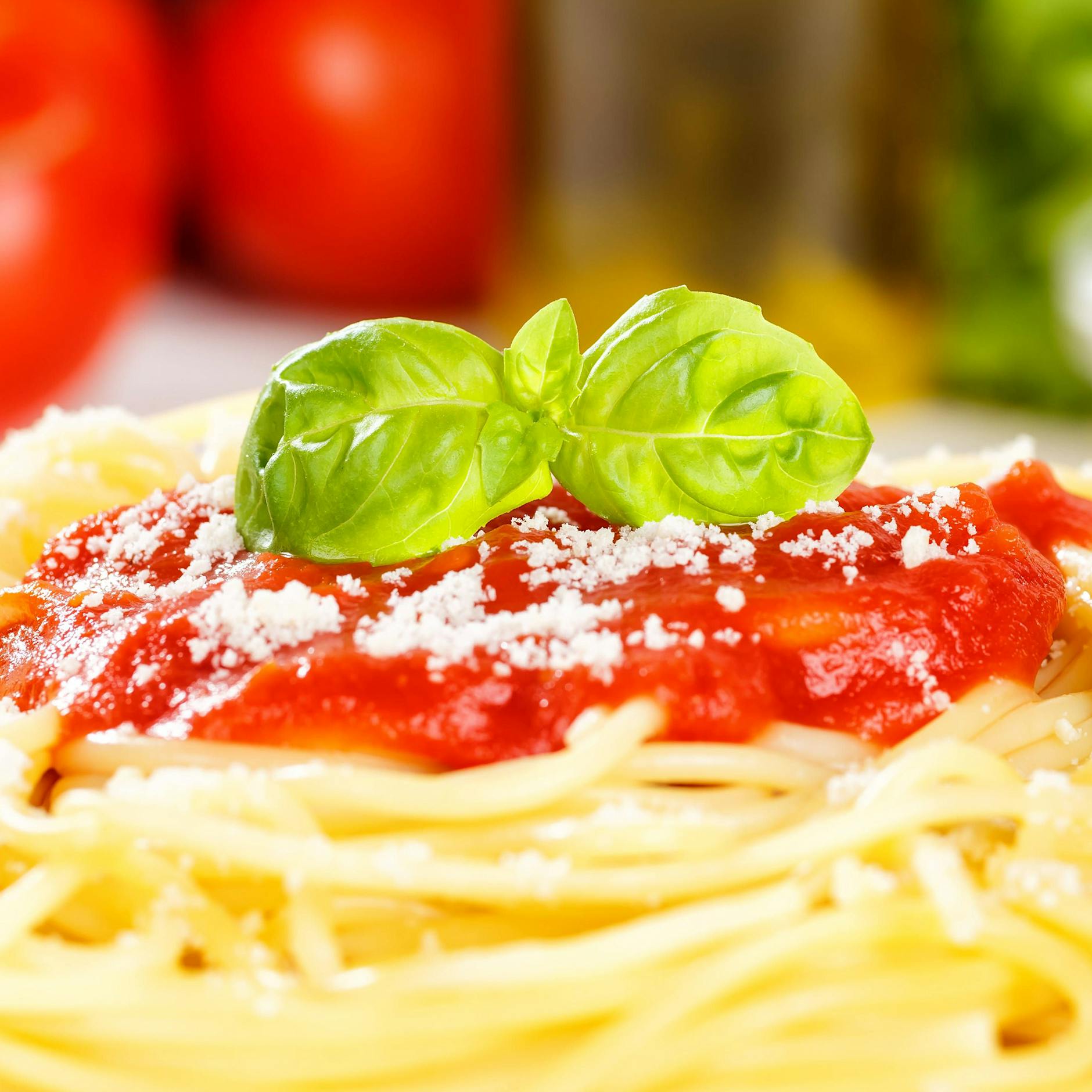 Rezept für Tomatensoße: So leicht zaubern Sie die beste Nudelsoße!