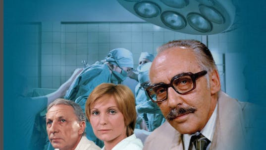 DVD-Cover-Ausschnitt von der Serie „Das Krankenhaus am Rande der Stadt“: Die Serie aus der CSSR war Vorbild für die „Schwarzwaldklinik“ im ZDF, wurde auch in einer veränderten Fassung in der ARD gezeigt.
