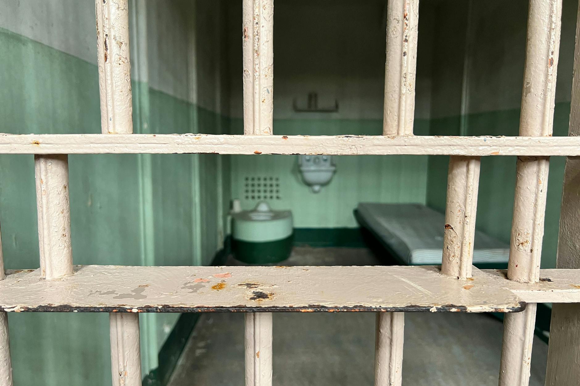 Aussichtslos: Menschen in Einzelzellen treibt die Einsamkeit oft in den Wahnsinn.