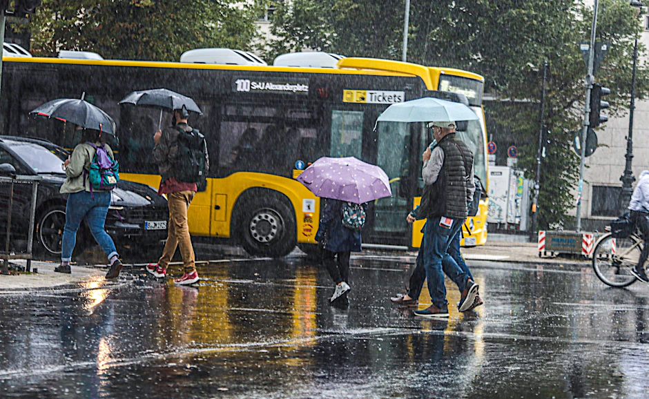 Für Berlin ist die Unwettergefahr noch nicht gebannt.