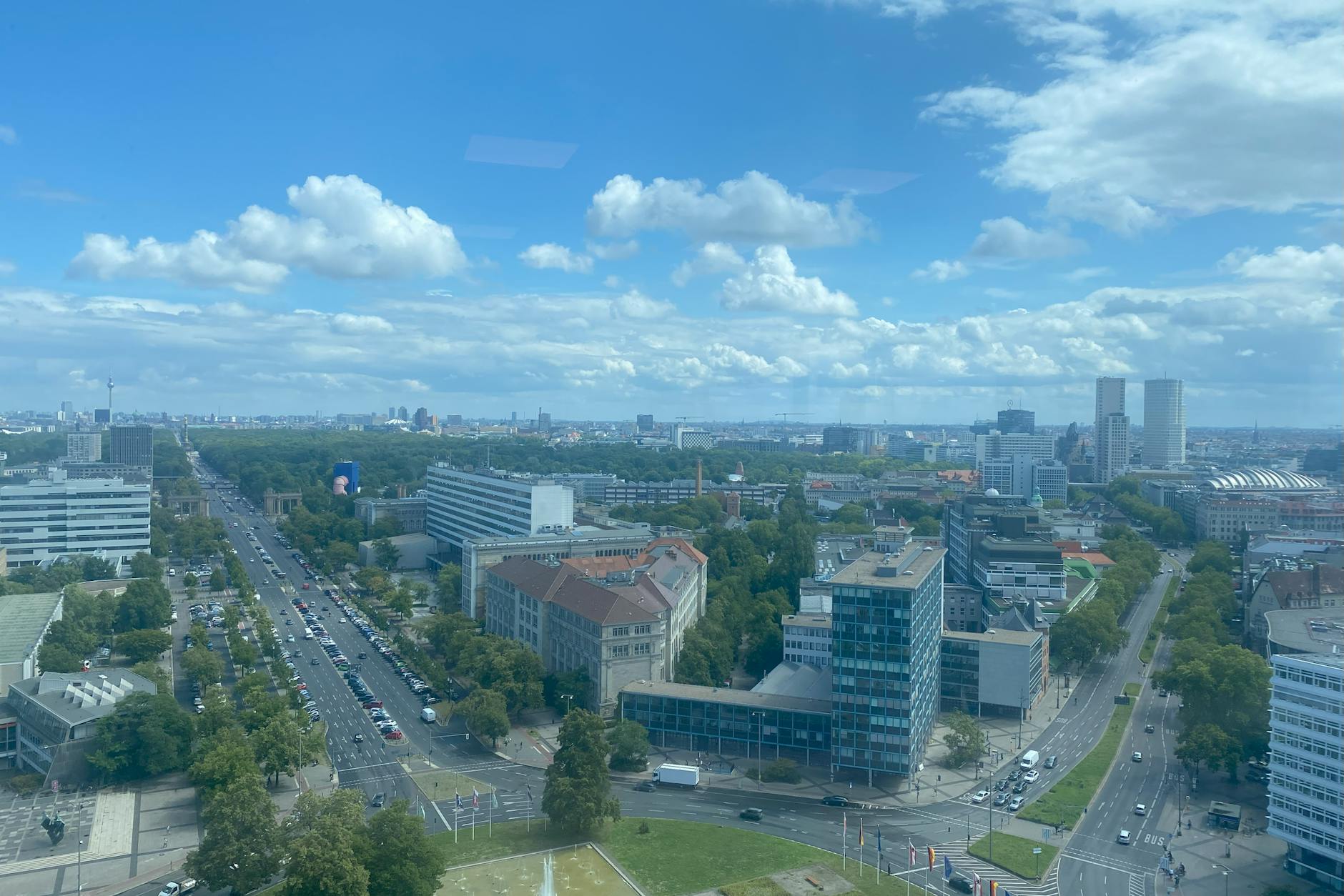 Die Aussicht von der Skyline-Mensa der TU Berlin am Ernst-Reuter-Platz