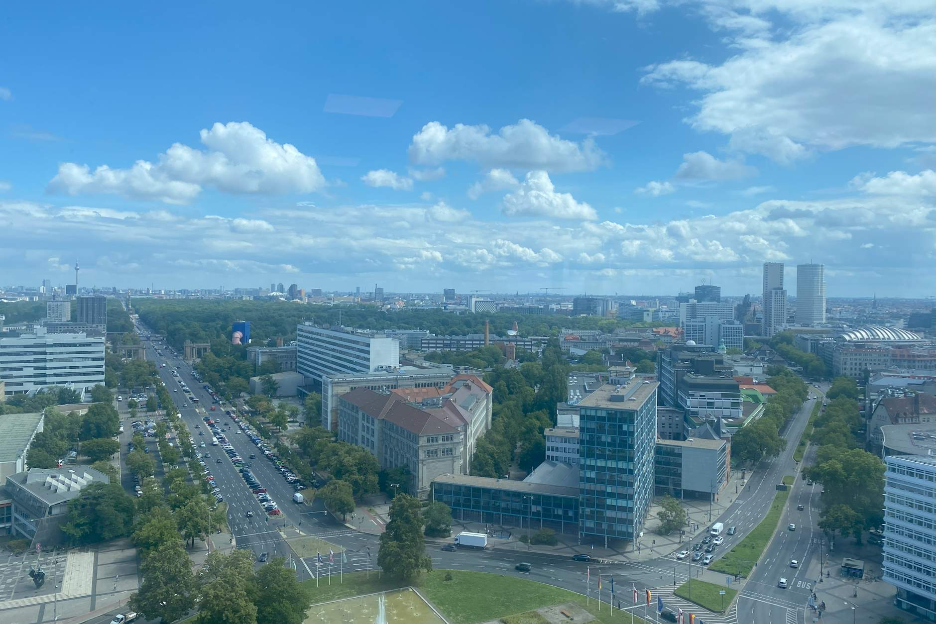 Die Aussicht von der Skyline-Mensa der TU Berlin am Ernst-Reuter-Platz