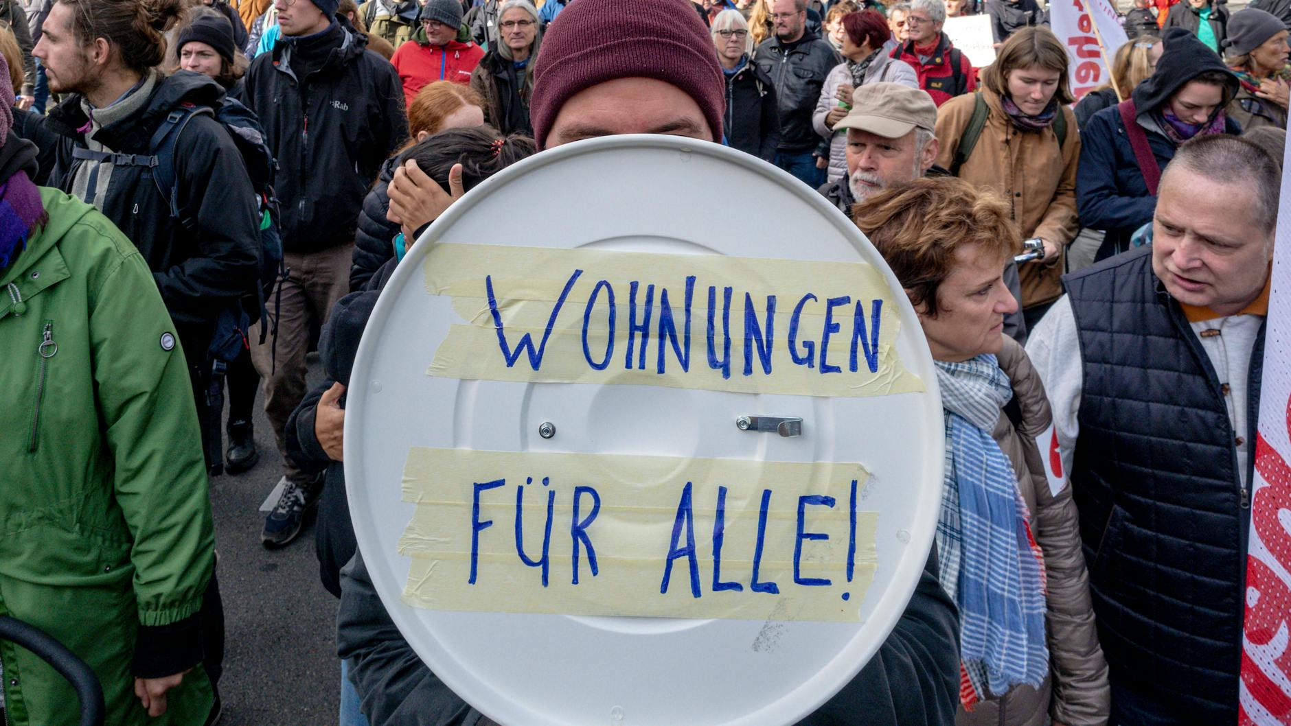 Mieten-Explosion in Berlin: Immer wieder wird in der Stadt für faire Wohnungspreise demonstriert.