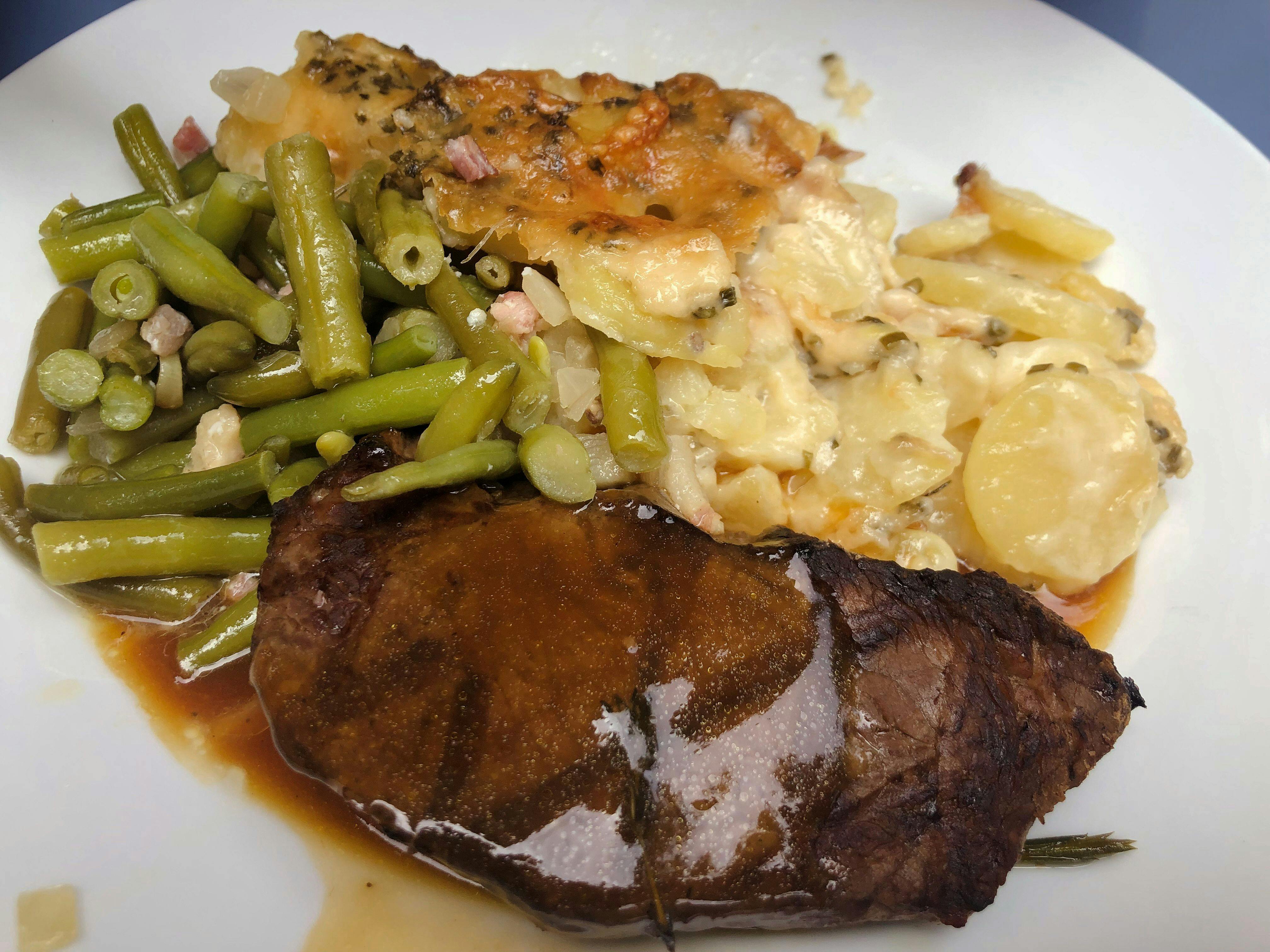 Hier werden Sie nicht abgespeist: Wir haben die Kantine des Berliner ... Hier werden Sie nicht abgespeist: Wir haben die Kantine des Berliner ...