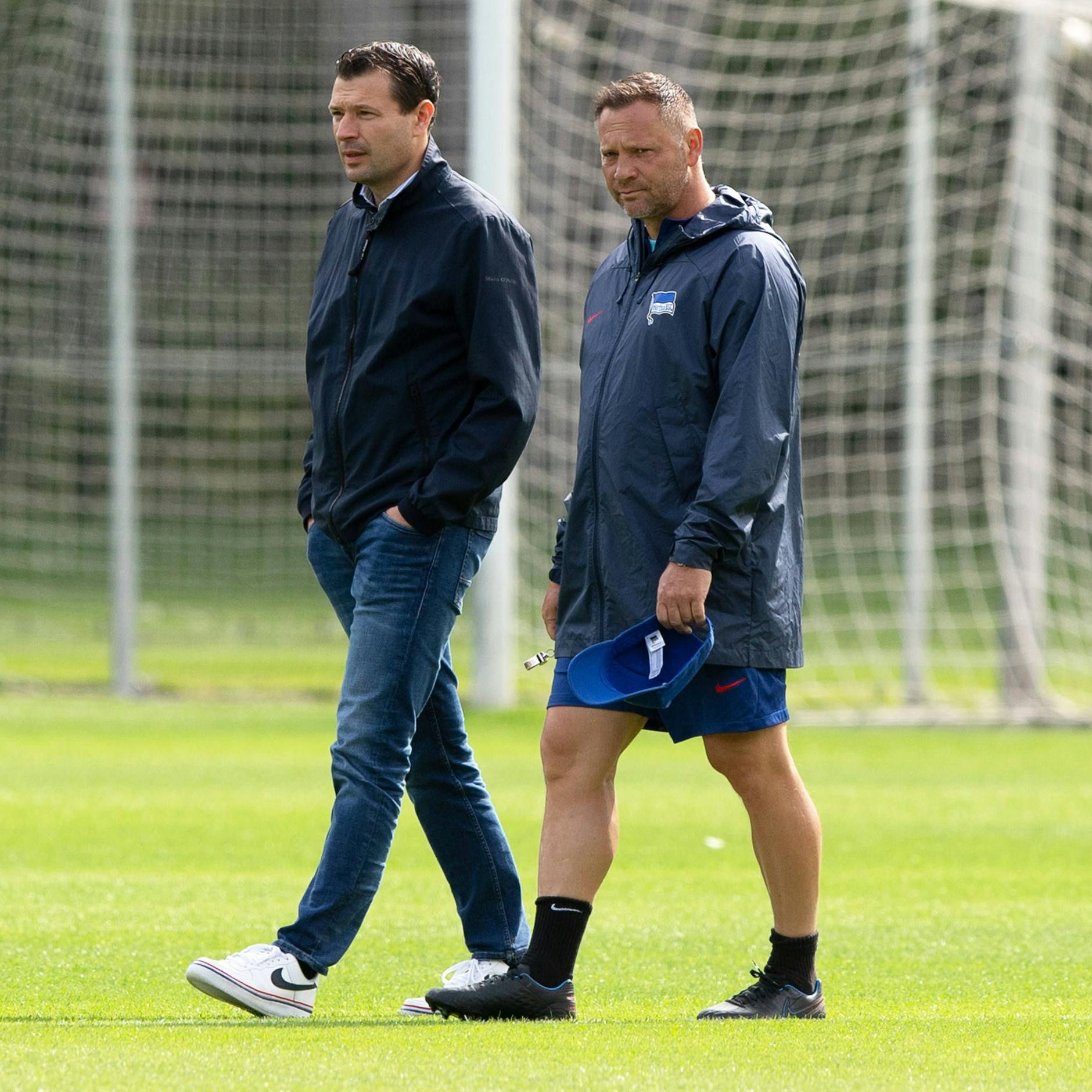 Sportdirektor Benjamin Weber und Trainer Pal Dardai haben eine schwere Nuss zu knacken: Wie umgehen mit dem suspendierten Torwart Gersbeck.