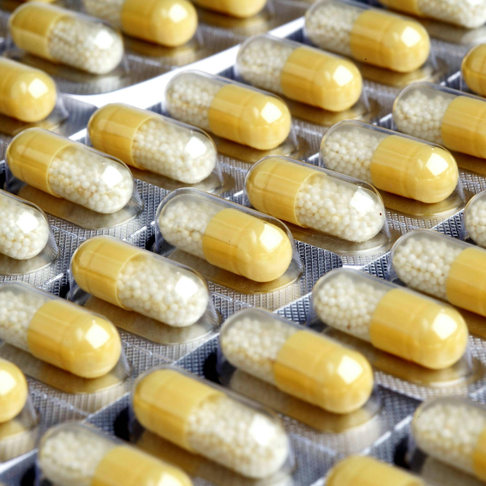 Vitaminpillen für Kinder - Verbraucherschützer warnen: „Teuer, nutzlos und gesundheitlich bedenklich“