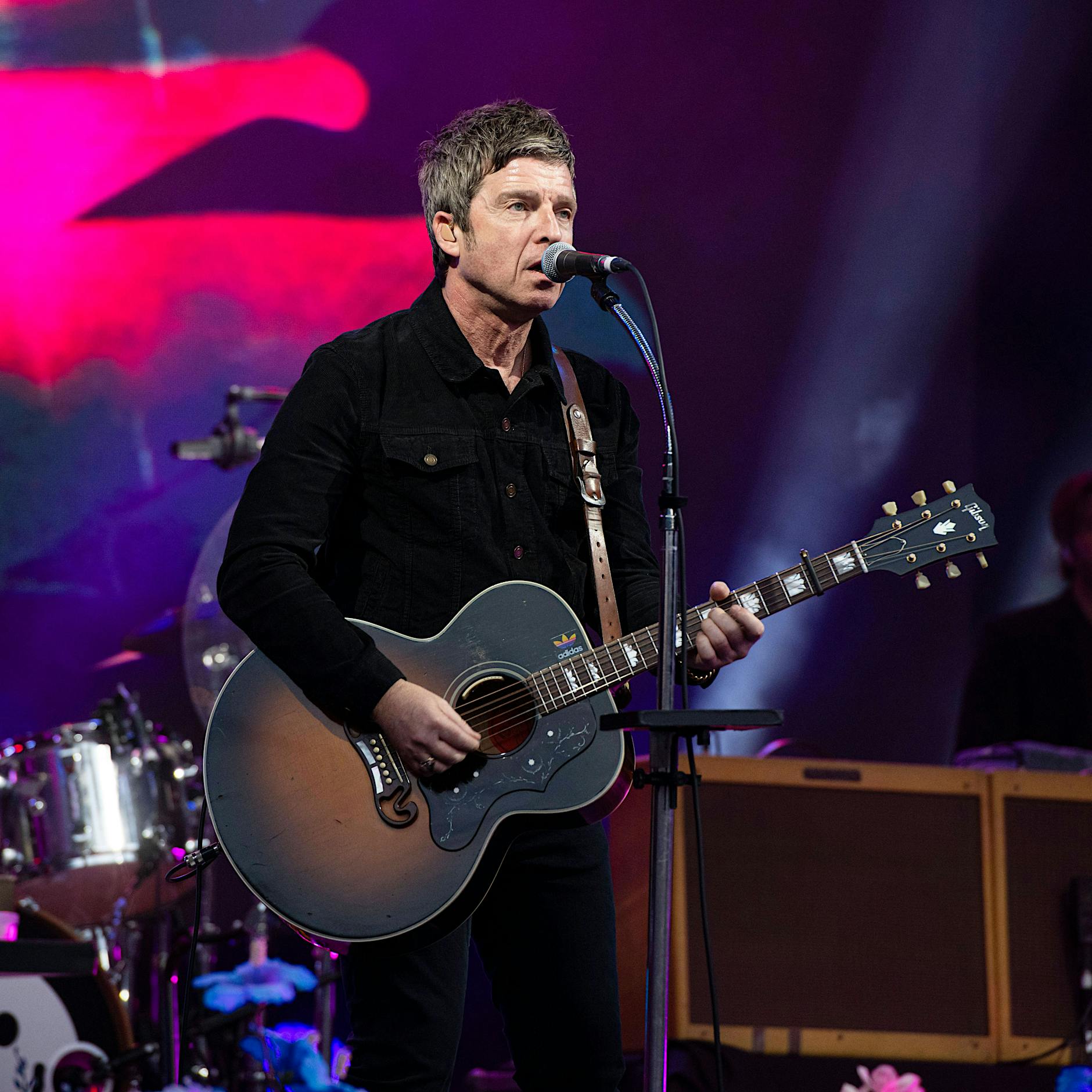 Noel Gallagher vergisst Liedtexte, braucht Teleprompter – welchen Stars geht es noch so?
