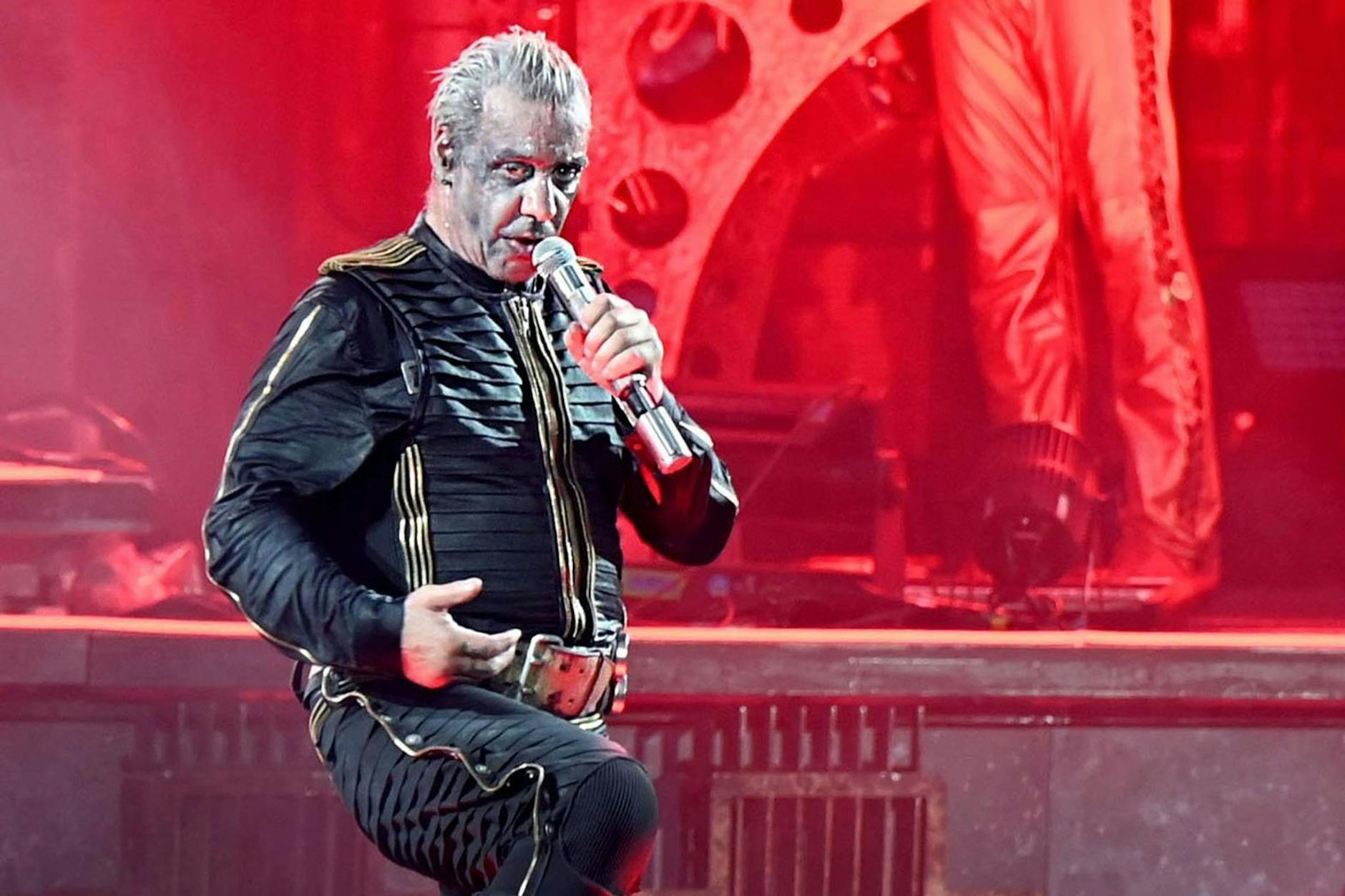 Geht gerichtlich gegen Anschuldigungen mehrerer Frauen vor: Rammstein-Sänger Till Lindemann.
