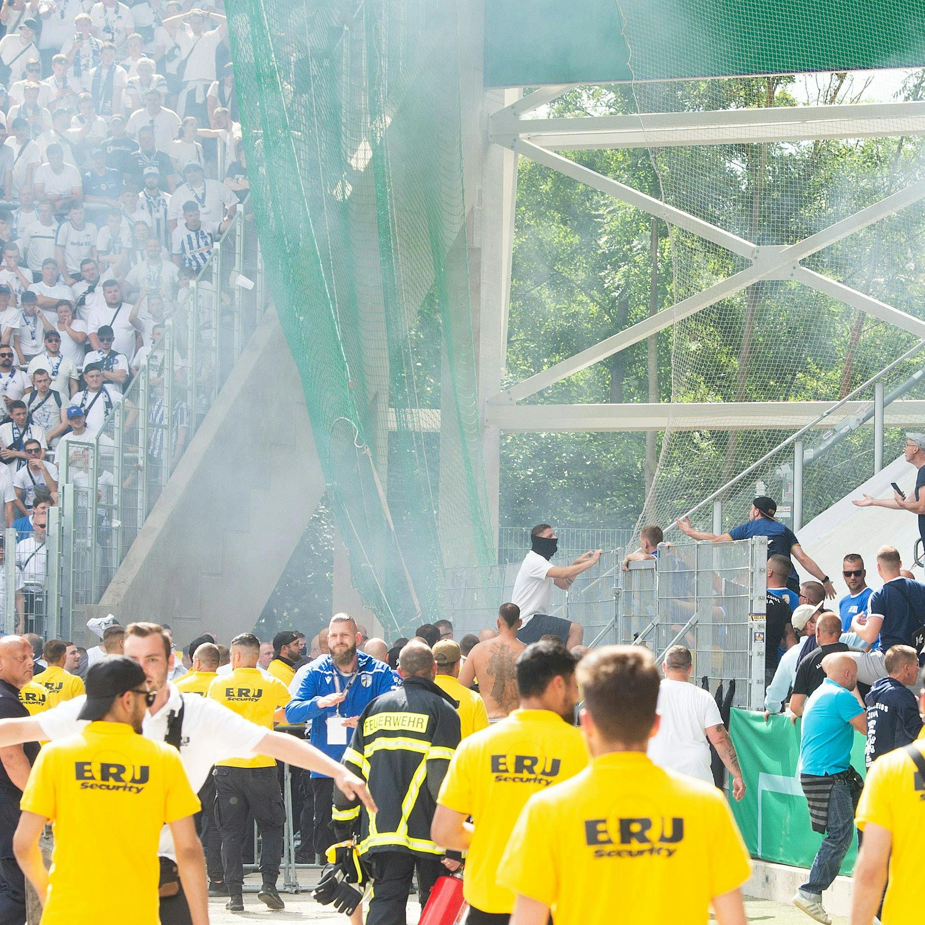 Warum nur? Fan-Randale nach Herthas Tor-Gala in Jena