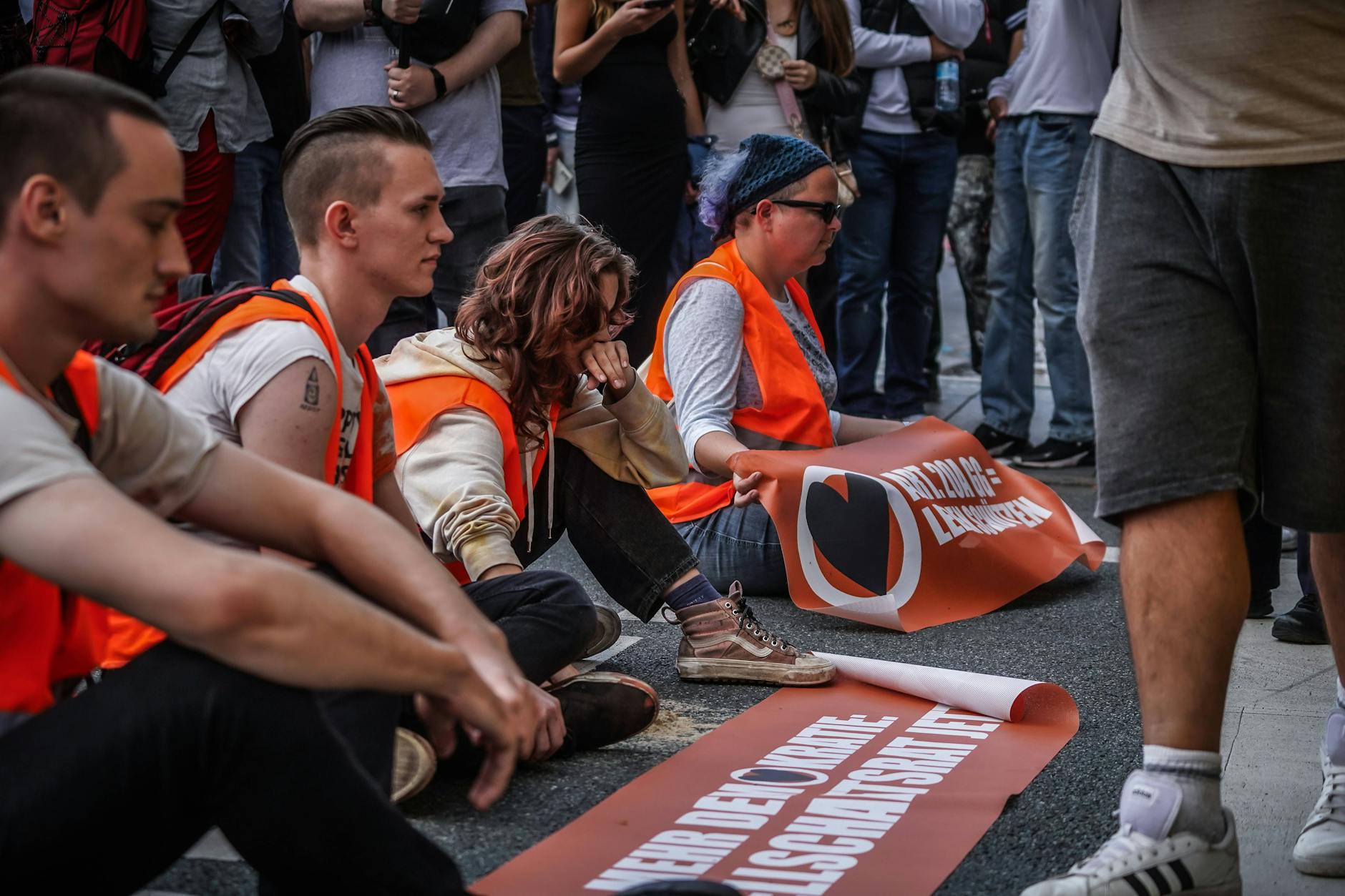 Ein Klebeprotest der Letzten Generation in Essen