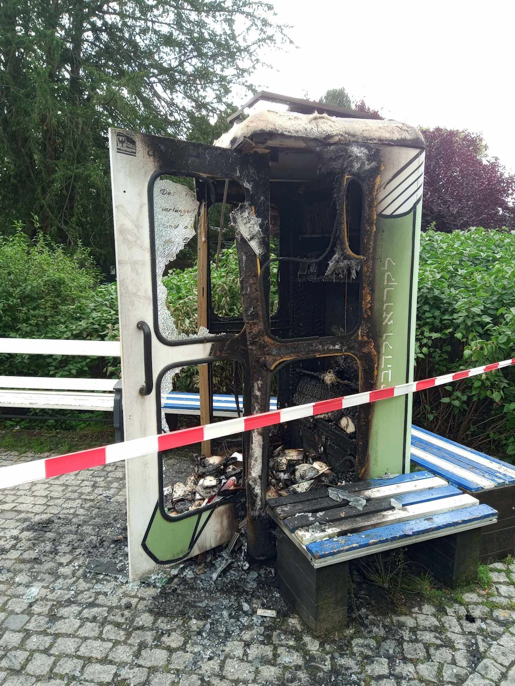 Entsetzen nach Brandstiftung nahe Holocaust-Mahnmal „Gleis 17“