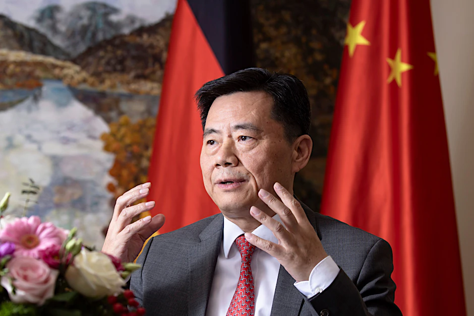 Der chinesische Botschafter Ken Wu im Interview in der chinesischen Botschaft in Berlin am 7. August 2023.