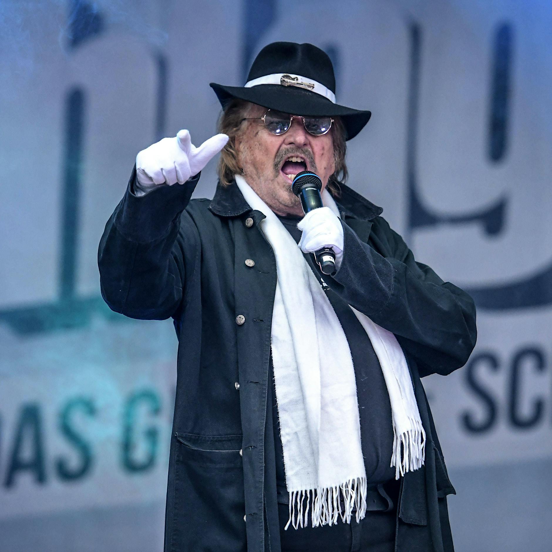 Frank Zander verlässt die große Bühne: „Ich hab die Schnauze voll“