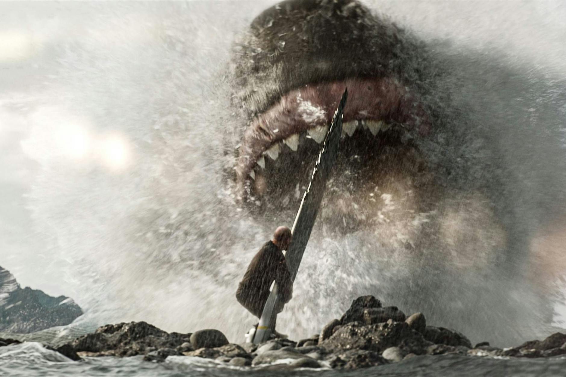 Im Film „Meg 2“ nimmt Hollywood-Star Jason Statham den Kampf mit einem Megalodon auf – der größte Hai der Erdgeschichte ist die Hauptfigur des Films.