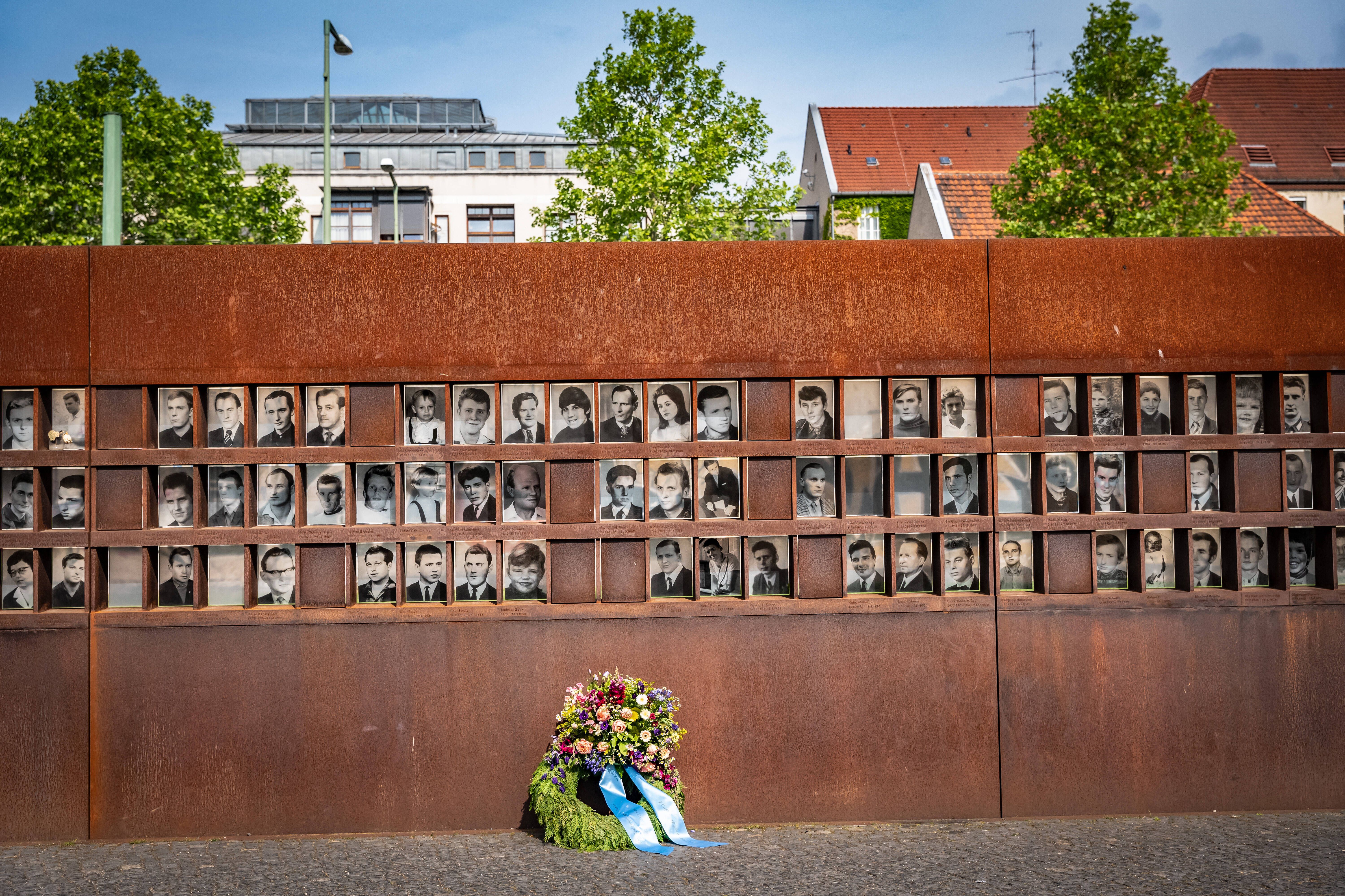 Zum 62. Jahrestag Des Mauerbaus: Berlin Und Brandenburg Gedenken Den Opfern