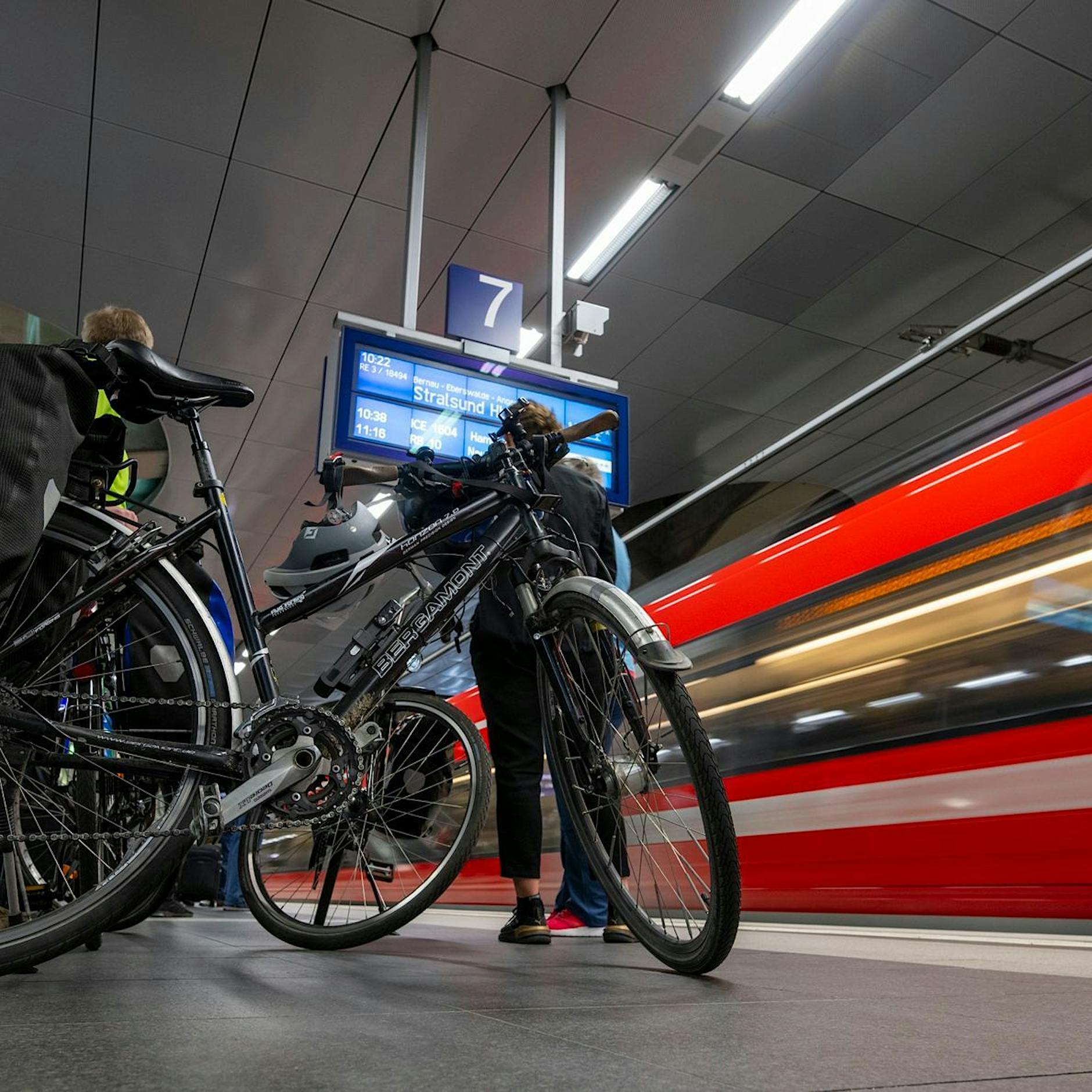 Fahrrad im Zug: Experte fordert Reservierungspflicht