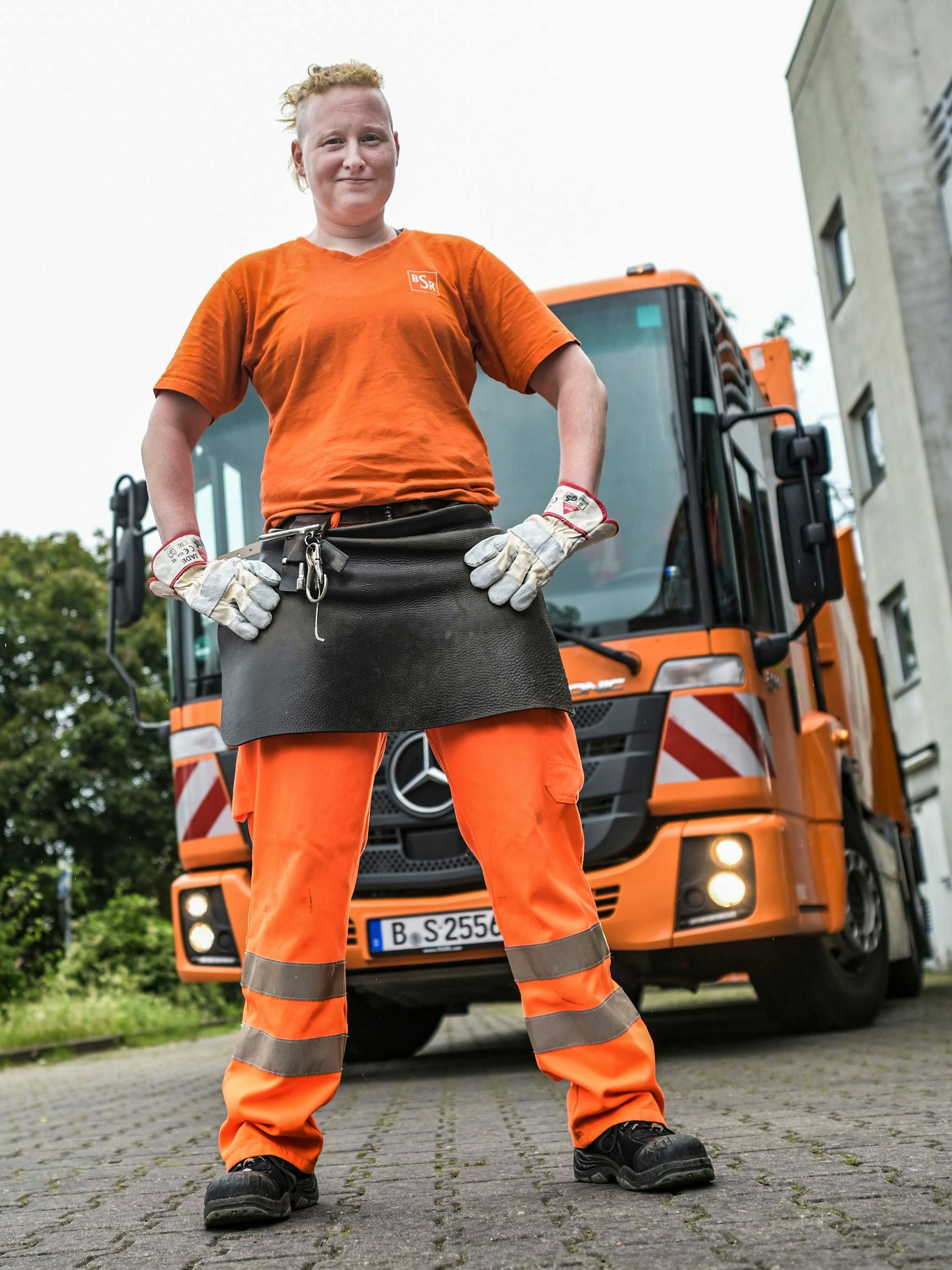 Arbeitsbeginn für Franziska ist montags bis freitags um 5.30 Uhr, dann rollt ihr Brummi vom Hof.