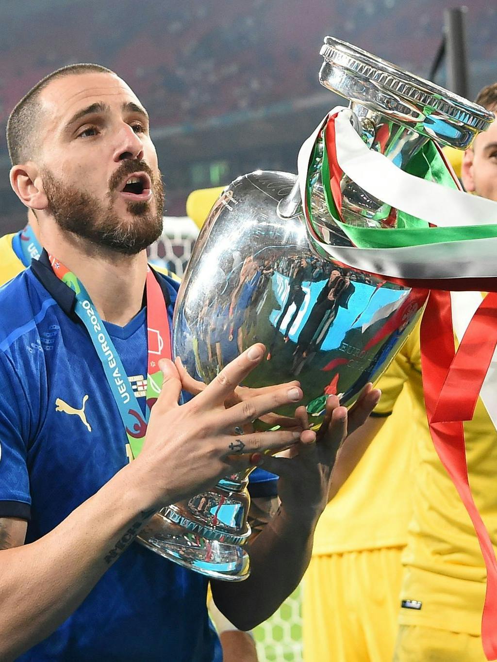Höhepunkt der Karriere im Nationalteam: Leonardo Bonucci stemmt 2021 den EM-Pokal in die Höhe.