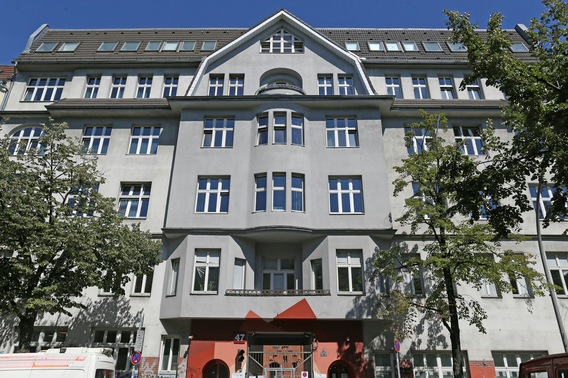 Aus diesem Gebäude-Ensemble an der Neuköllner Sonnenallee zieht ein Pflegeheim des Diakoniewerks Simeon aus.