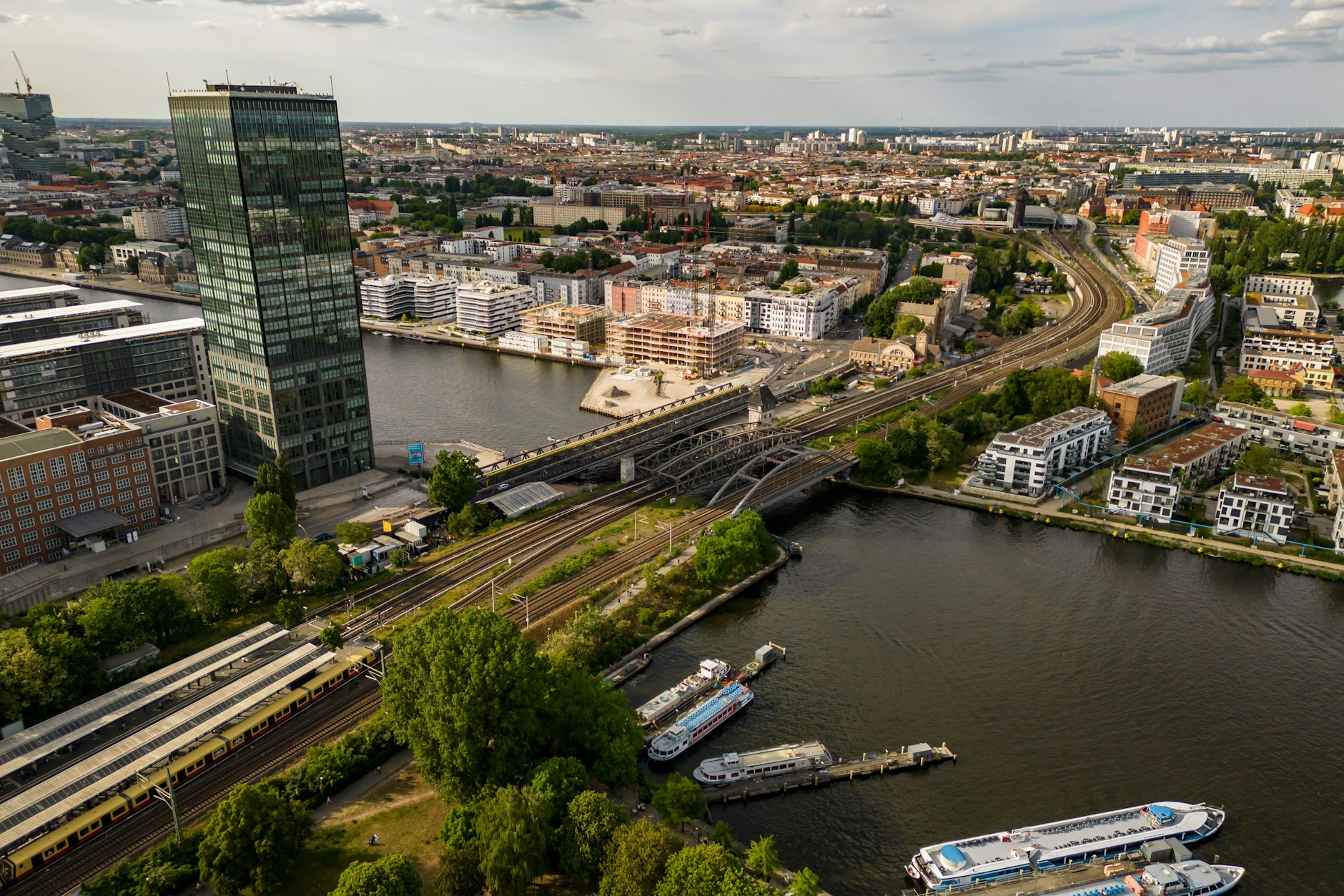 Zwischen Elsenbrücke und Ringbahn soll der 17. Bauabschnitt beginnen und bis zur Storkower Straße führen.