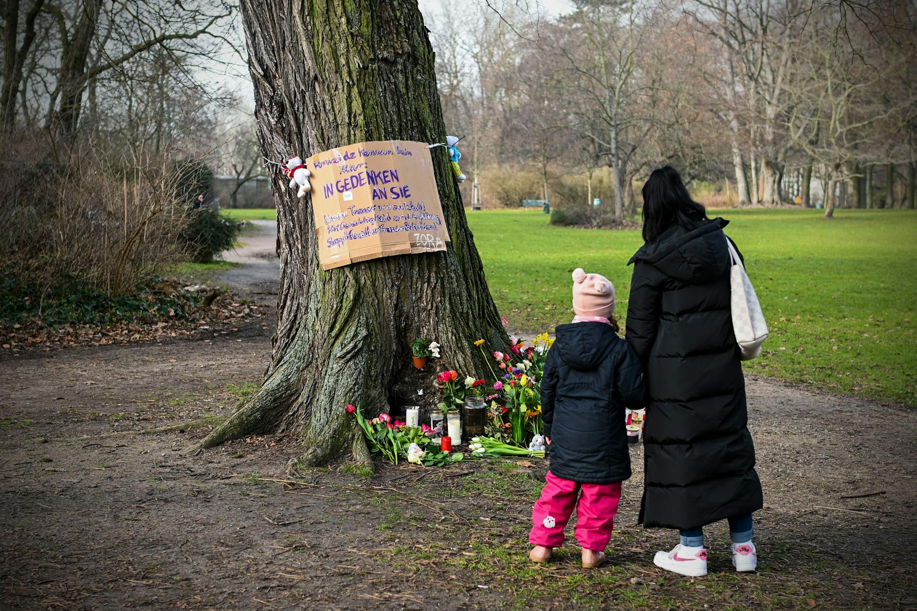 Nach der Tat trauerten Menschen im Bürgerpark um die kleine Anissa.