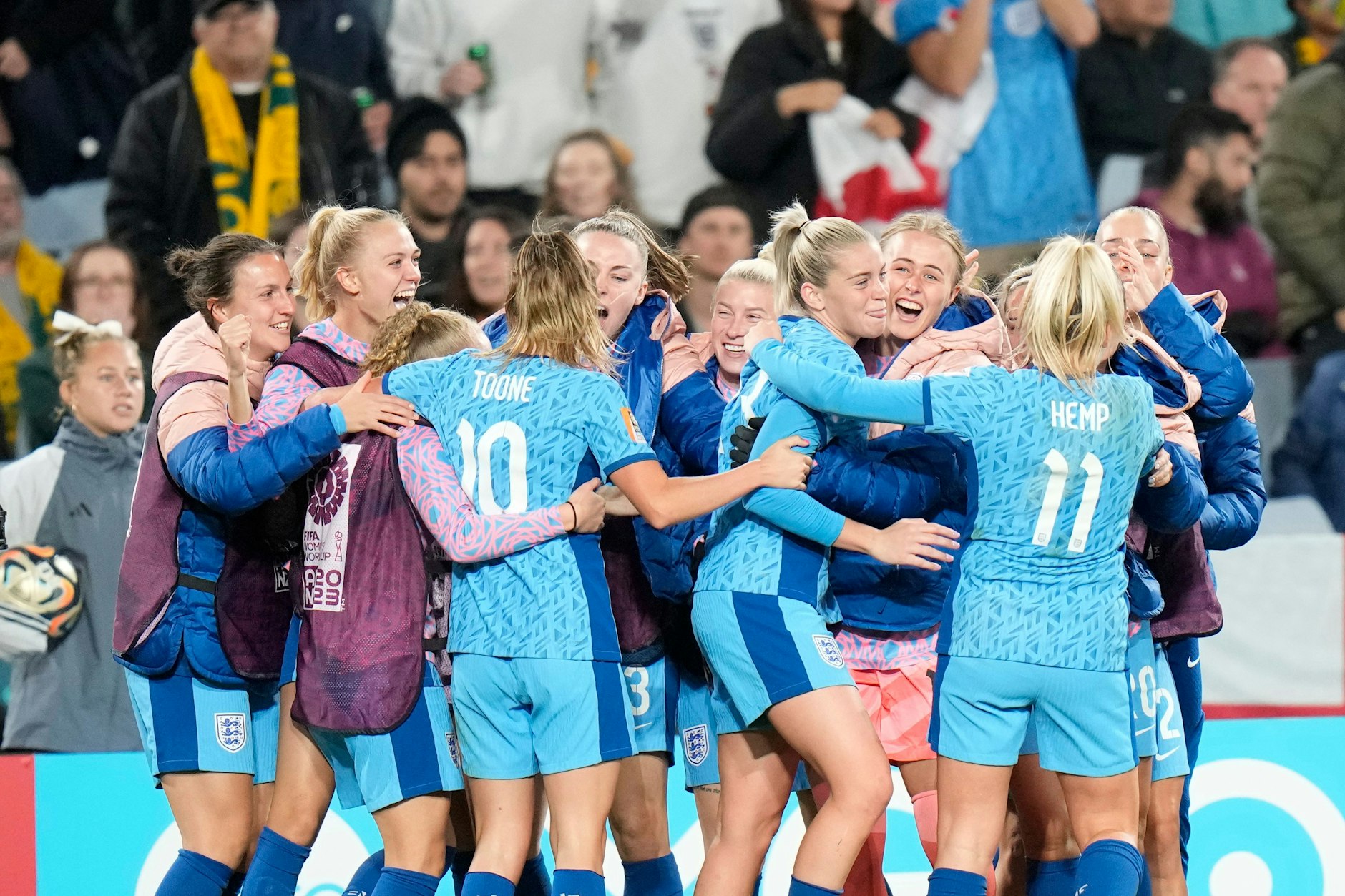 Die Engländerinnen feiern ihren Einzug ins Finale.&nbsp;