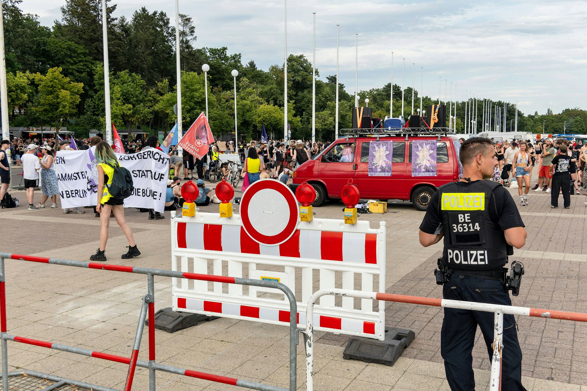 Protest in Berlin: vor dem Konzert am 15. Juli im Berliner Olympiastadion