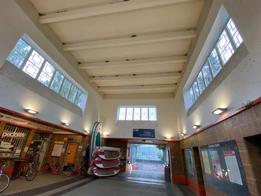 Vorsicht vor diesem „Ost-Bahnhof“: Hier lauert der Anschiss!