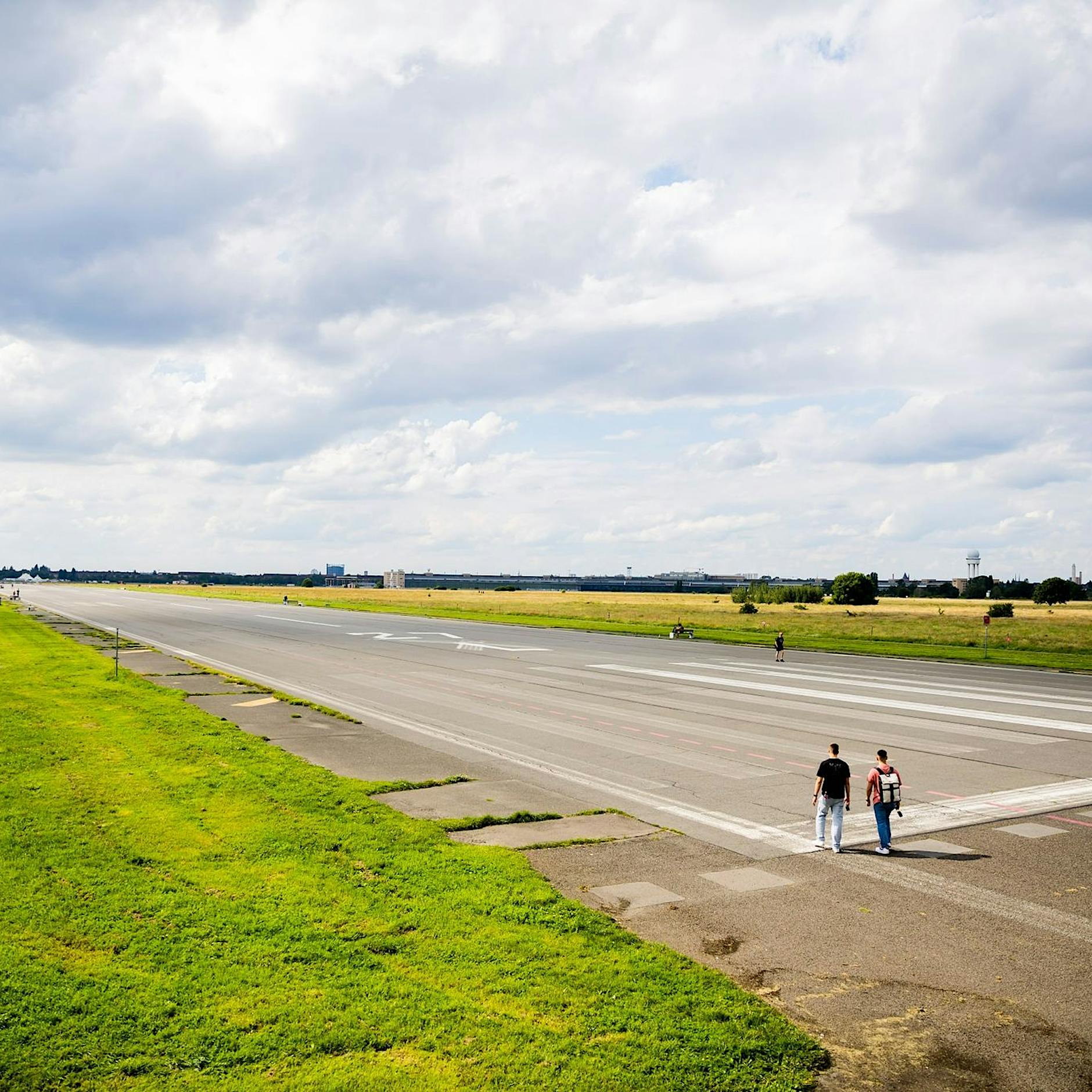 Tempelhofer Feld: Berlins Stadtentwicklungssenator Christian Gaebler wirbt für neue Debatte um Bebauung