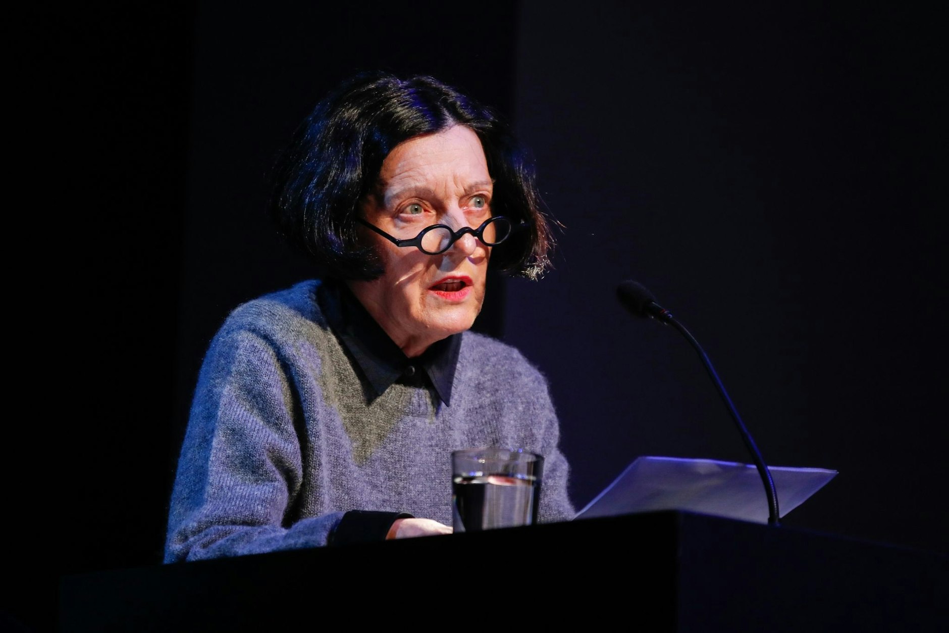 ARCHIV - Herta Müller bei einer Lesung: Die Literaturnobelpreisträgerin wird 70 Jahre alt.  