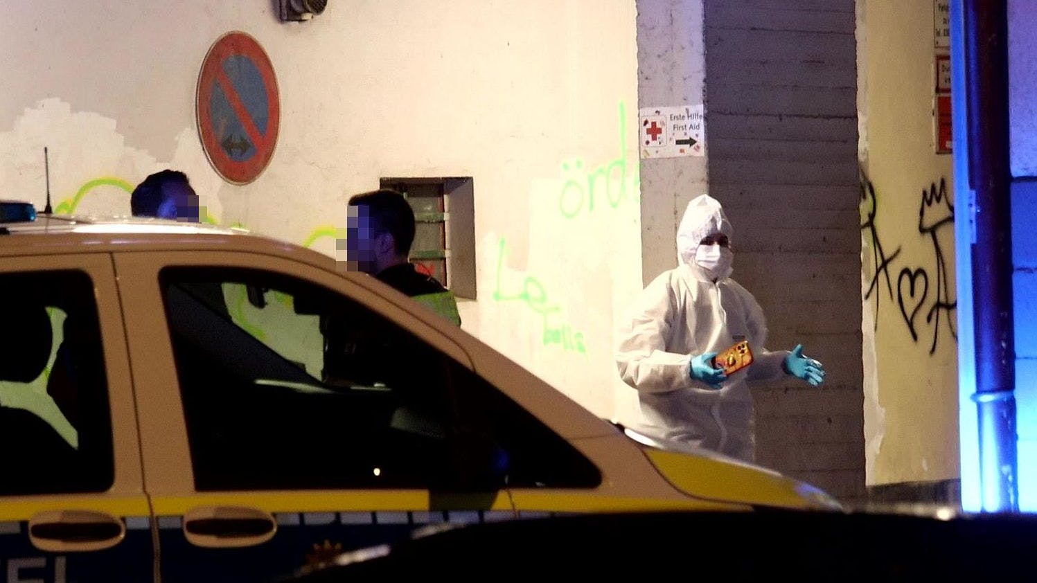 Kriminaltechniker der Polizei Berlin am Tatort