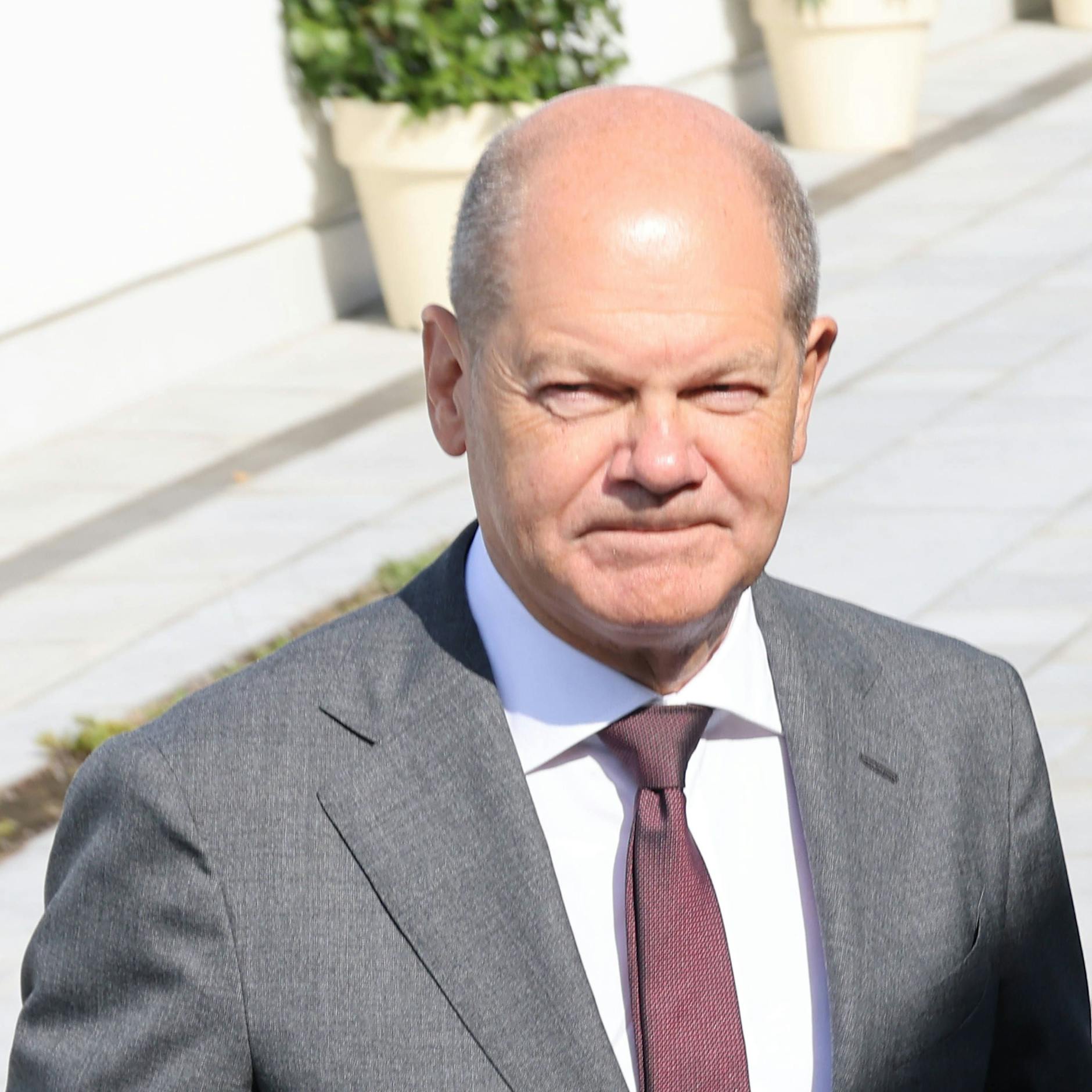 Regierungs-Halbzeit: Kanzler Olaf Scholz hat schon ausgedient!