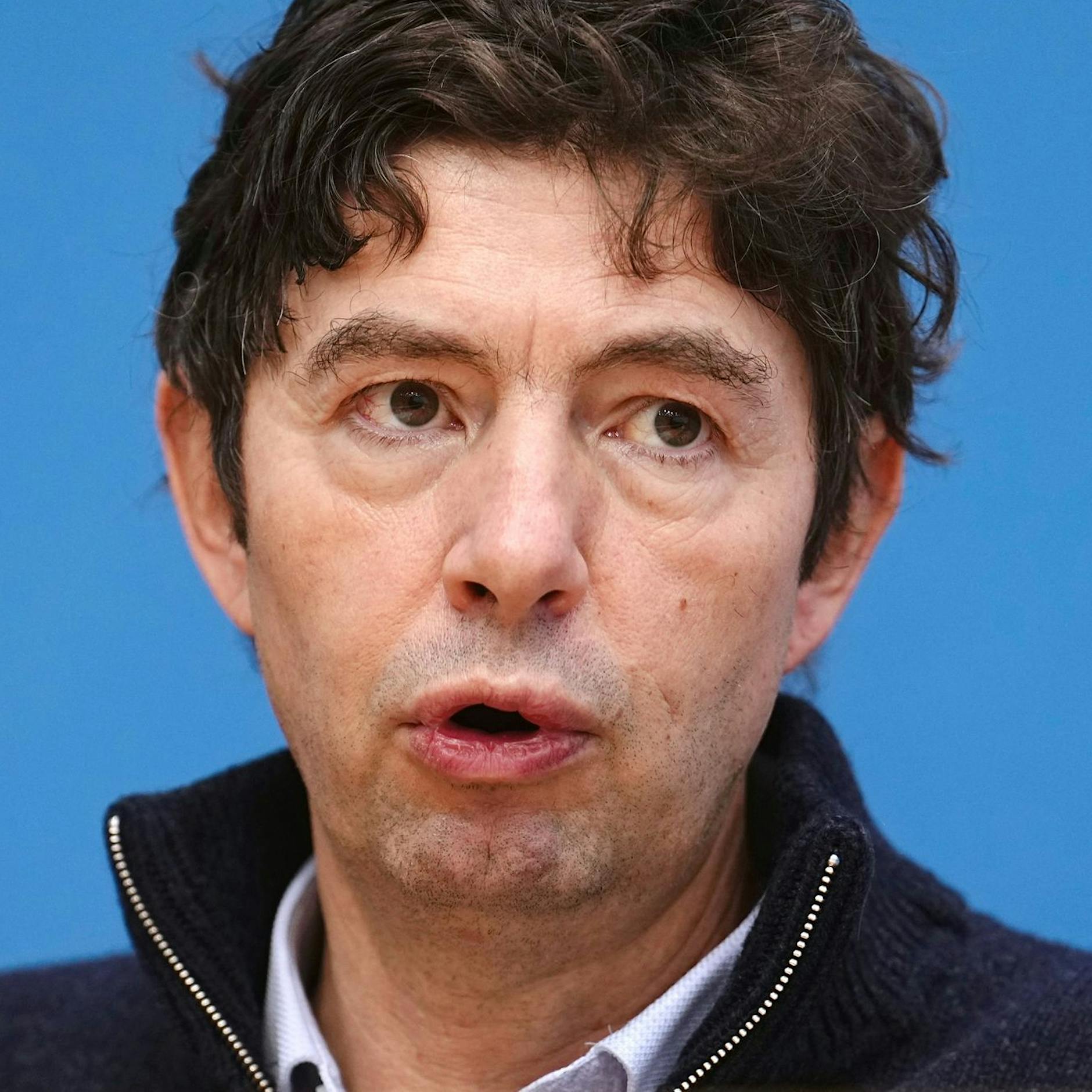 „Massenmörder“: Christian Drosten im Urlaub beschimpft