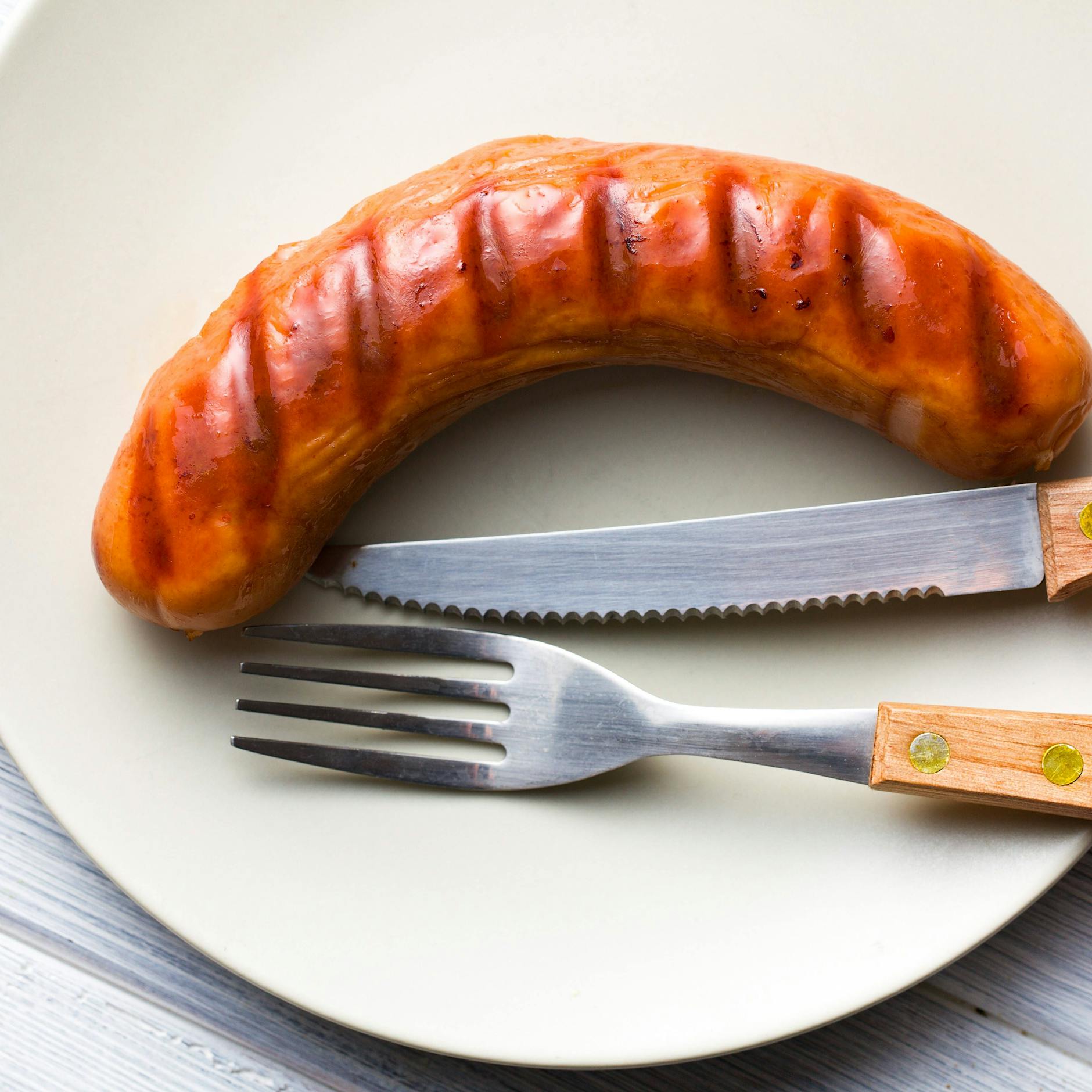 Geniales Rezept für Bratwurst mit Möhren und Kohlrabi: Schnell gemacht