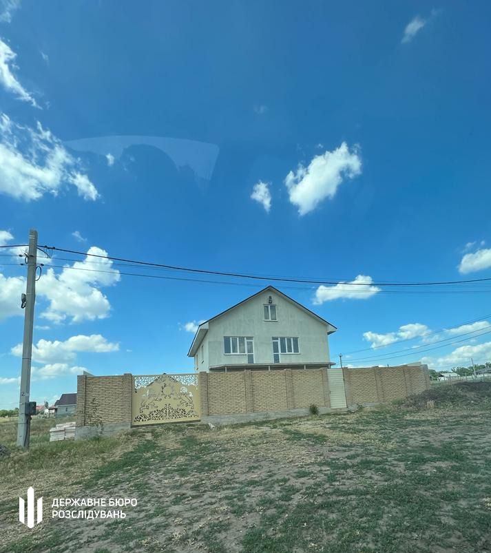 Ukrainischer Kommandeur zwingt Soldaten, sein Eigenheim zu bauen