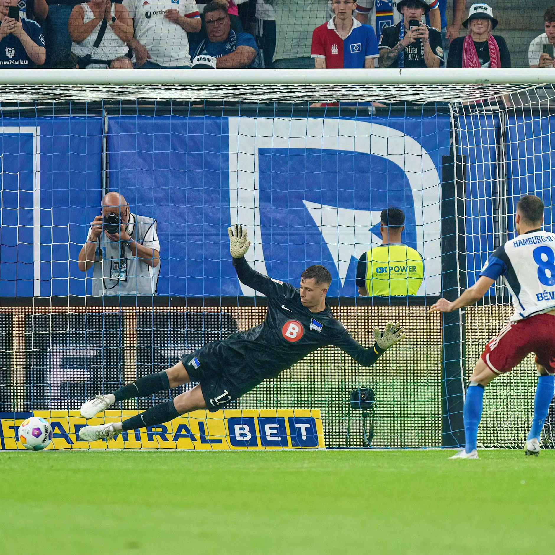Das tut weh! Hertha BSC erst im Videochaos-Glück, dann vom HSV verhauen