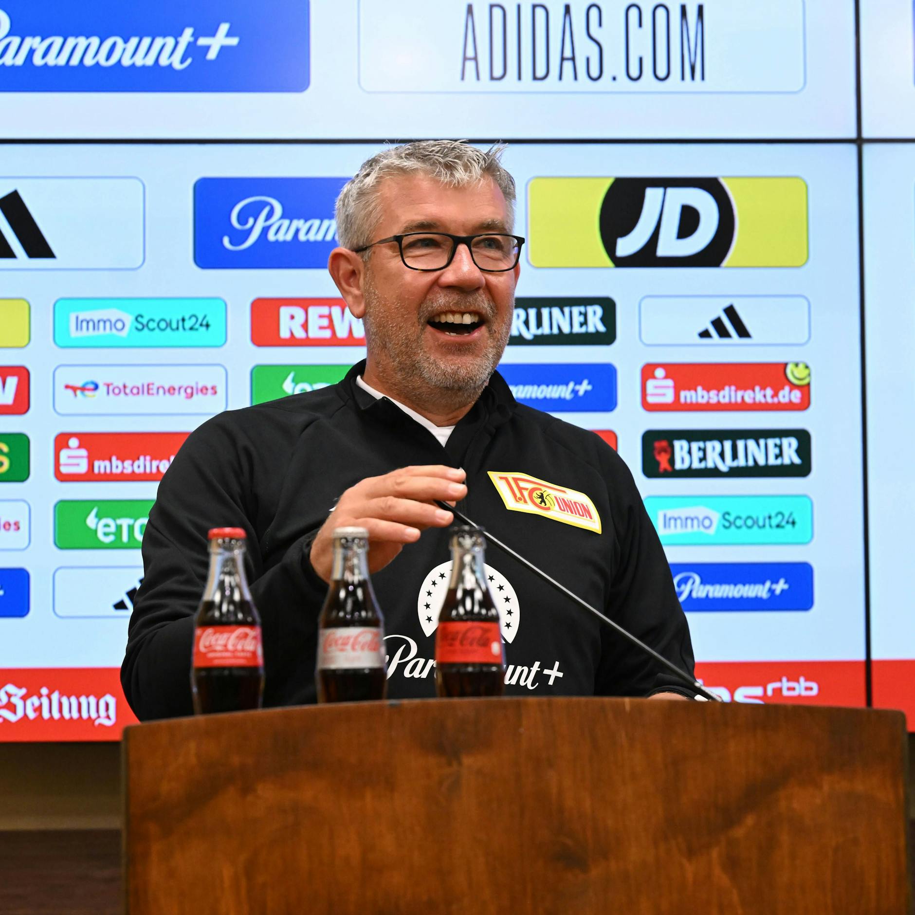 Unions Trainer Urs Fischer freut sich auf das erste Fußballfest der neuen Saison.