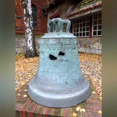 Diese Glocke wurde in den Sommerferien von einem Kirchengelände in Heinersdorf geklaut. 