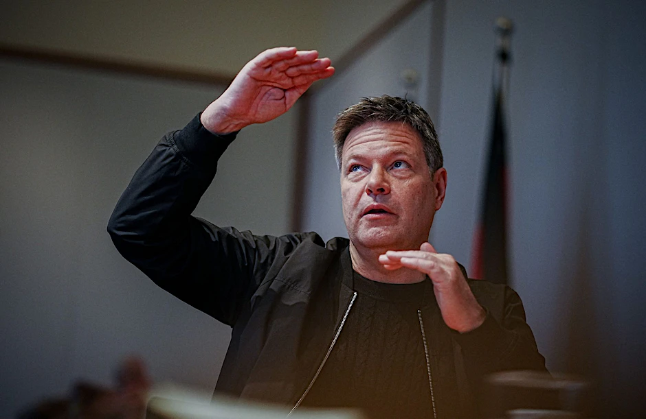Hohe Gewinne, geringe Abgaben – Robert Habeck hat erste Zahlen zur Übergewinnsteuer vorgelegt.