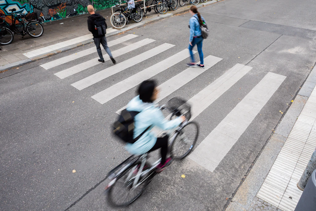 Wann muss ich am Zebrastreifen anhalten? Der offensichtlich nötige Ratgeber